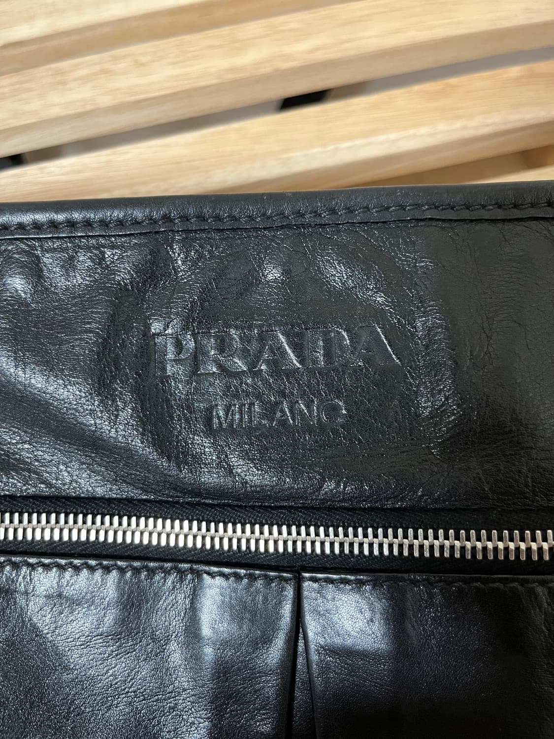 프라다 블랙 송아지 가죽 크로스백 정품 상품이미지4