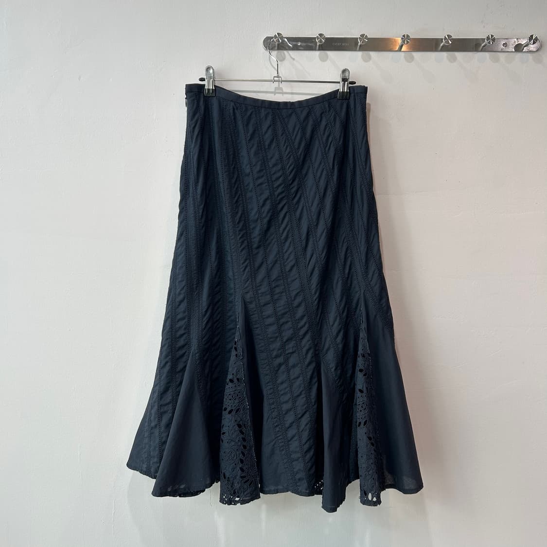 블랙 레이스 디테일 플레어 스커트 상품이미지3