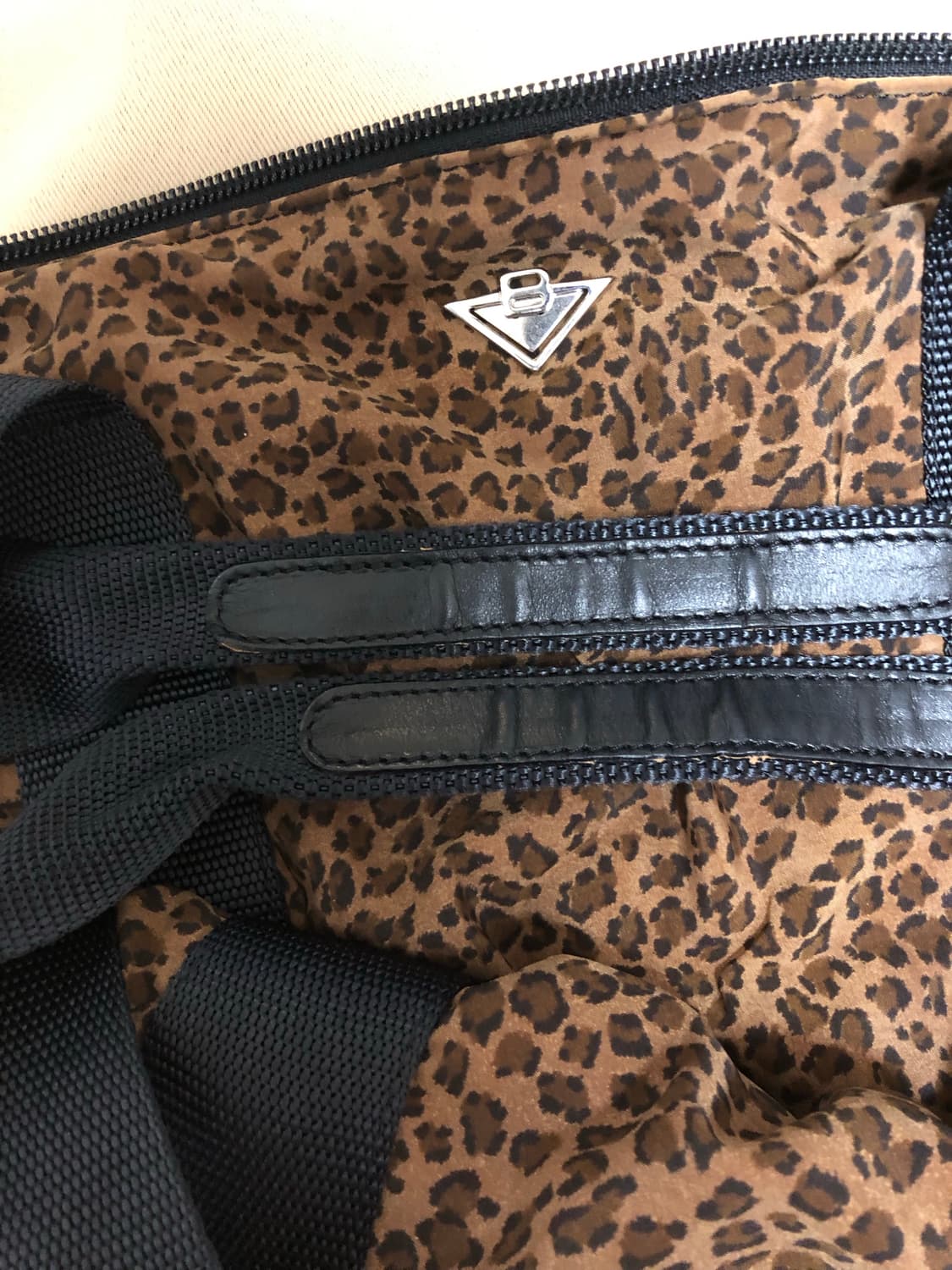 보테가베네타 레오파드 더플백 상품이미지10