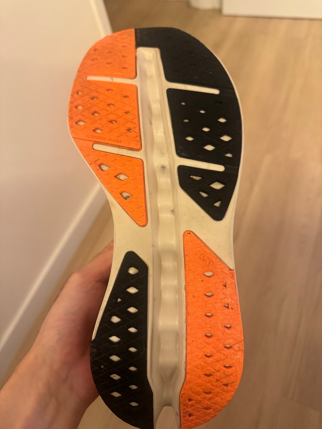 On Running CloudSurfer MAX 상품이미지4