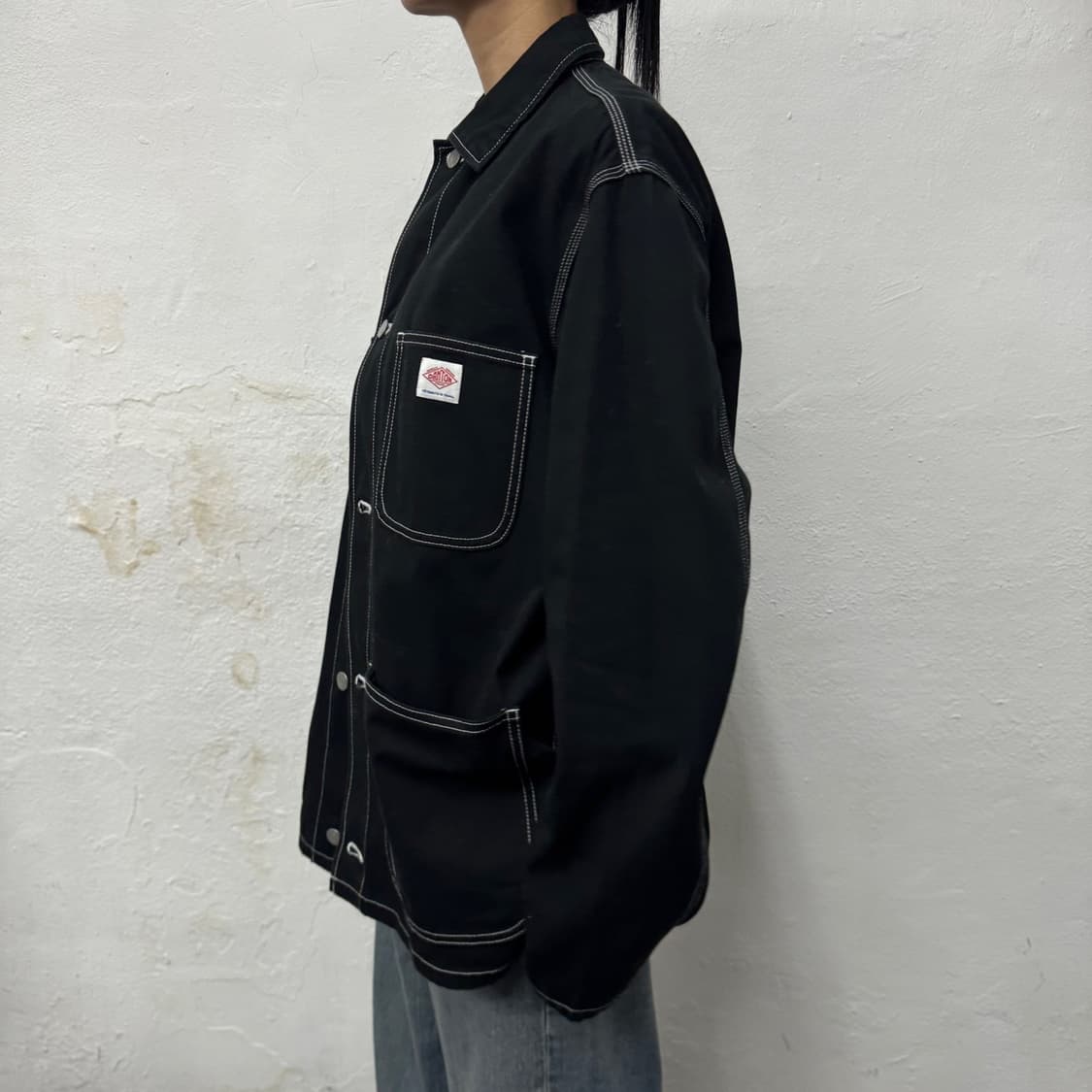 단톤(DANTON) 블랙컬러 스티치 박스로고 커버올 자켓 상품이미지2