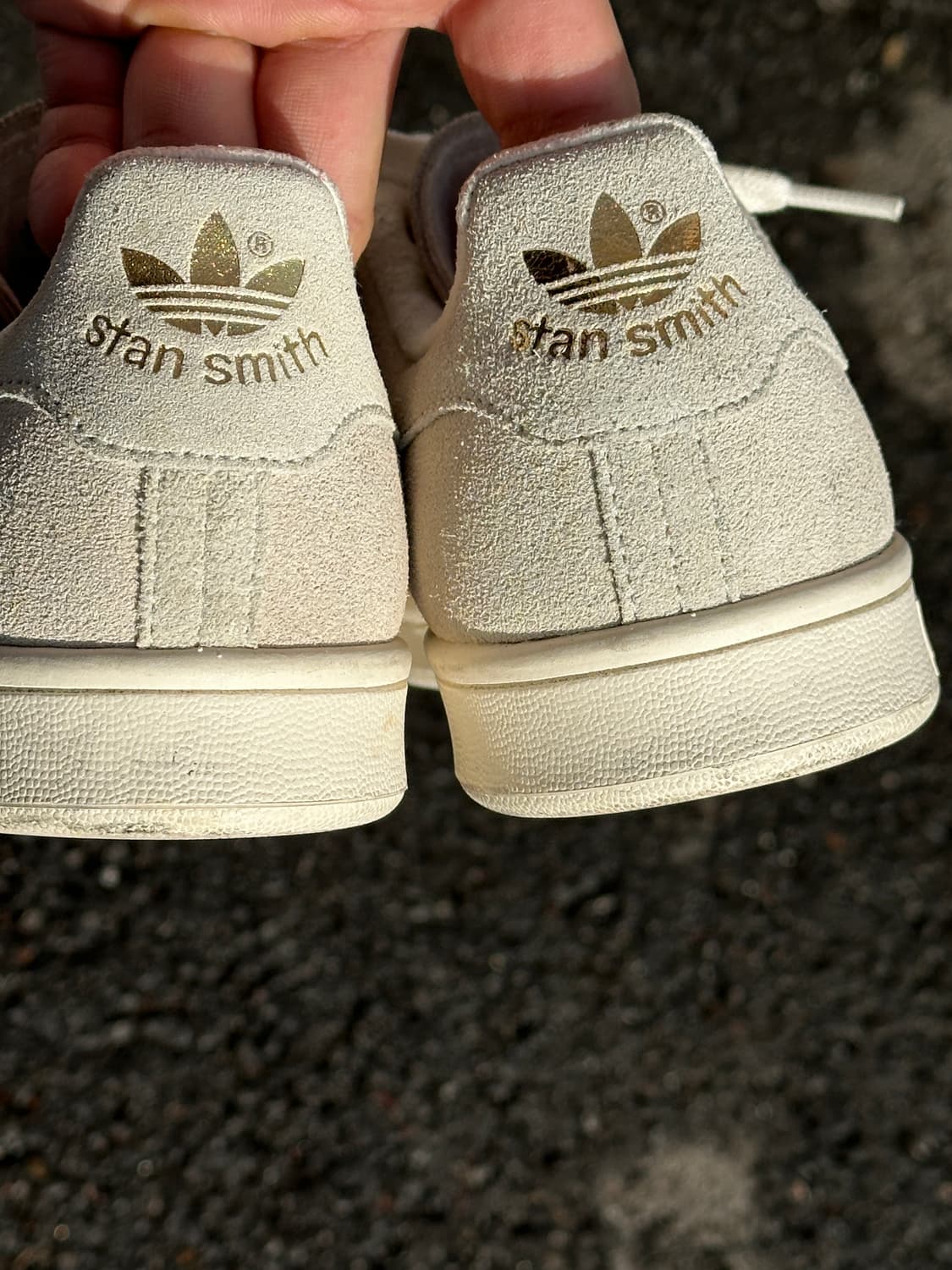 [255] 아디다스 스탠스미스 스웨이드 아이보리 스니커즈 상품이미지10