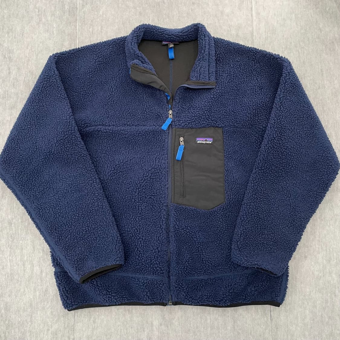 파타고니아 클래식 레트로-X 플리스 자켓 클래식 네이비 상품이미지1