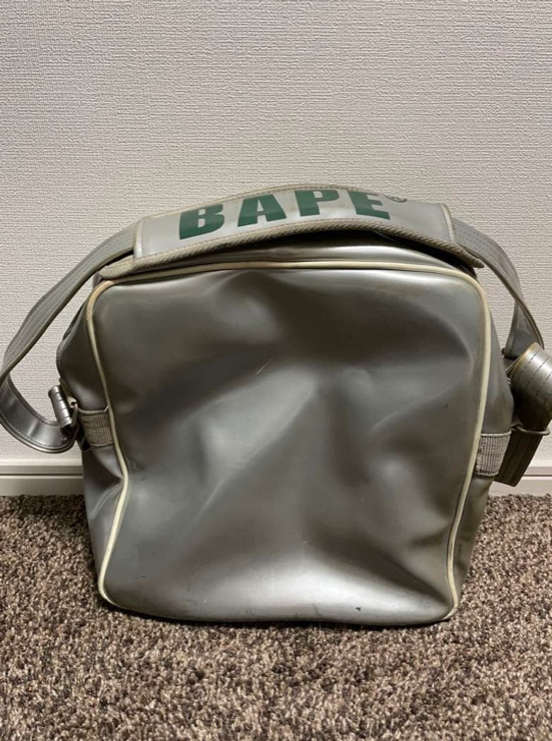 베이프 크로스백  상품이미지2