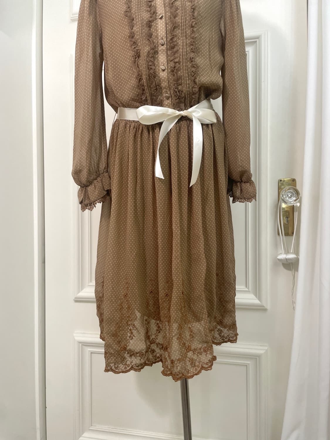 brown dot ruffle embroidery chiffon opc 상품이미지8