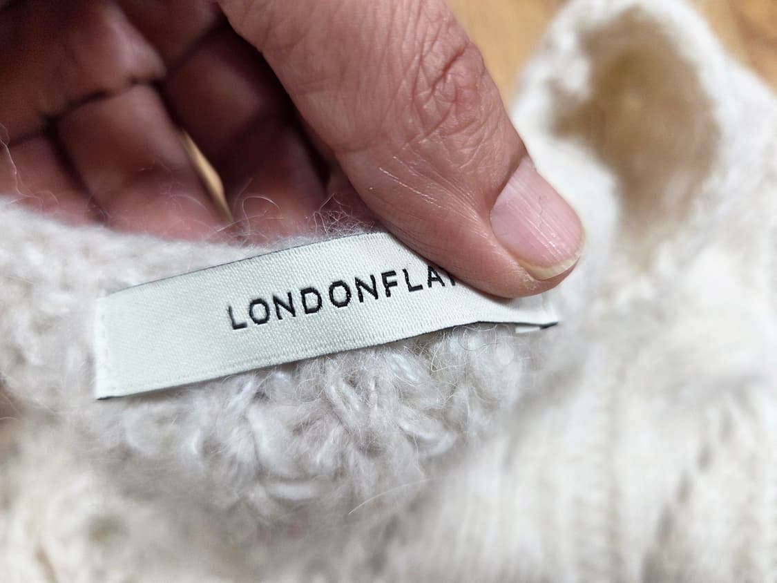 런던플랏(LONDONFLAT) 알파카 브이넥 케이블니트 프리사이즈 새상품 상품이미지7