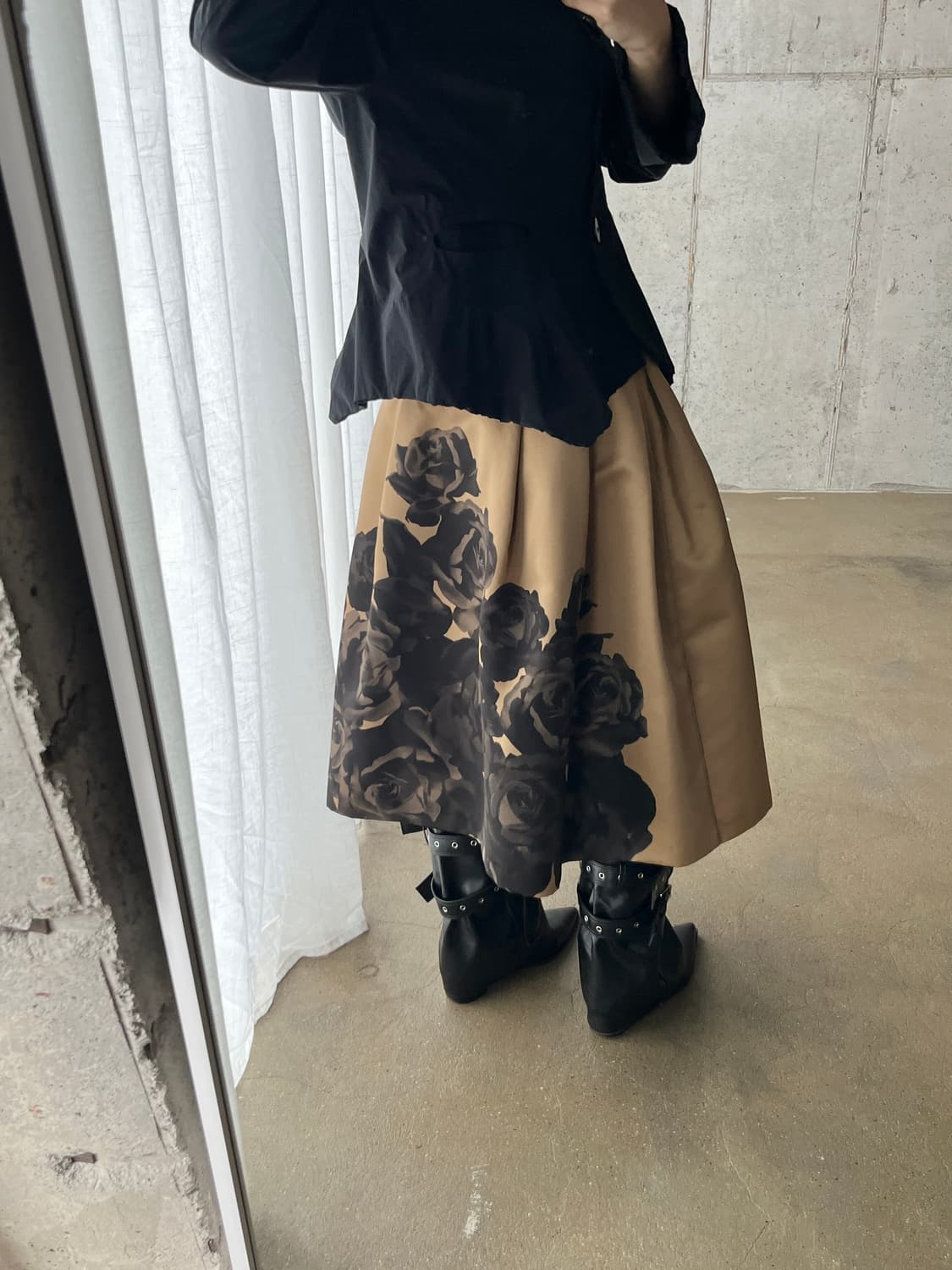 Dama Collecition 블랙 로즈 스커트  상품이미지1