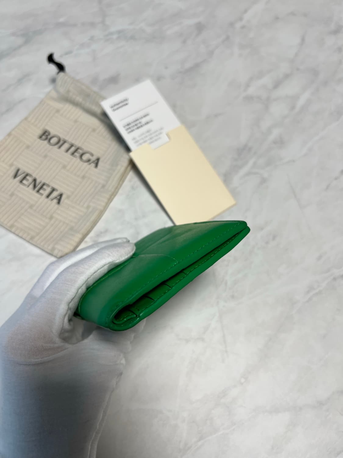 보테가베네타 슬림 폴더형 지갑 패러킷 상품이미지6