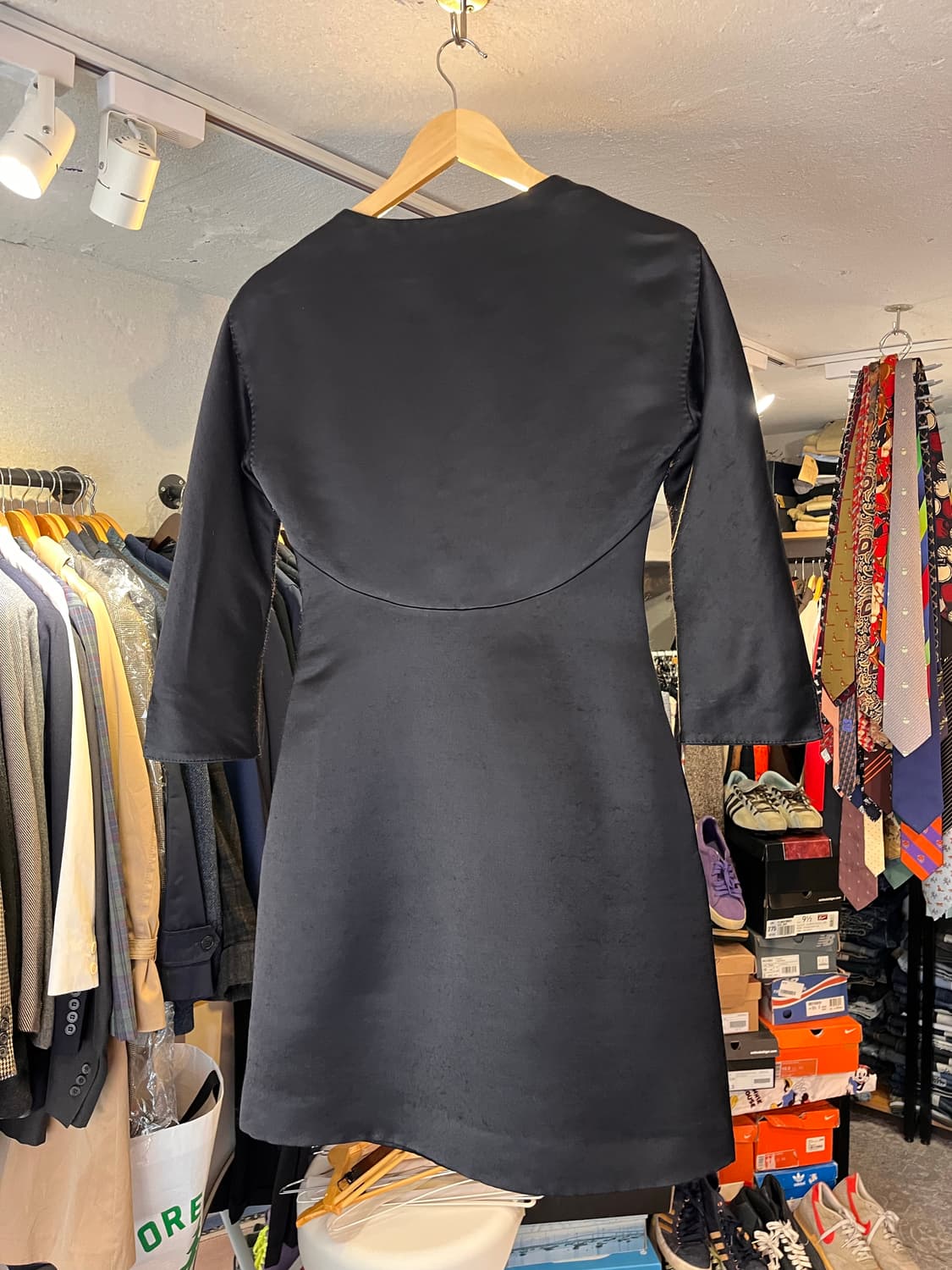 끌로에 블랙 핀턱 미디 원피스 (프랑스제) 상품이미지2