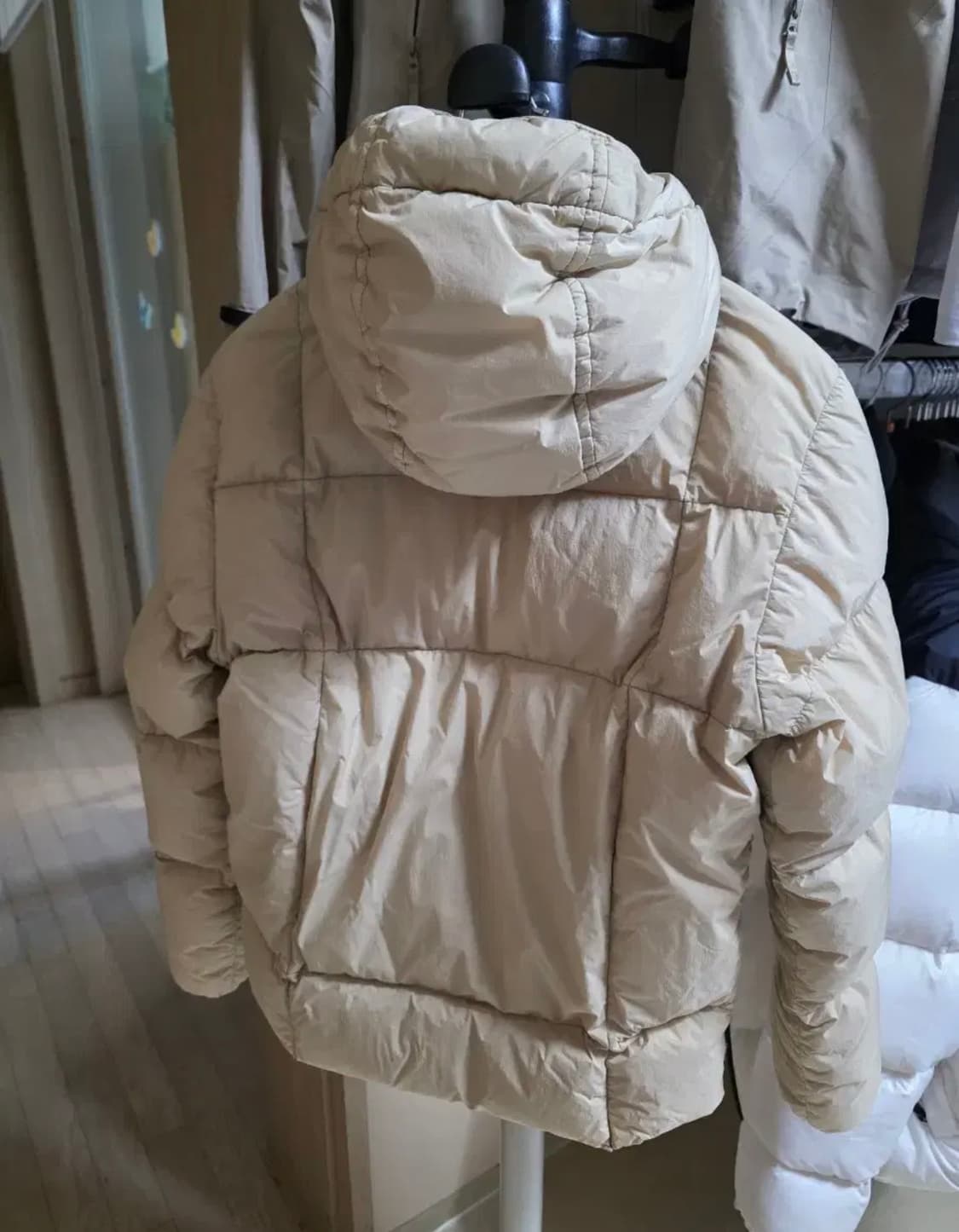 스톤아일랜드 베이지 후드 다운 재킷 상품이미지6