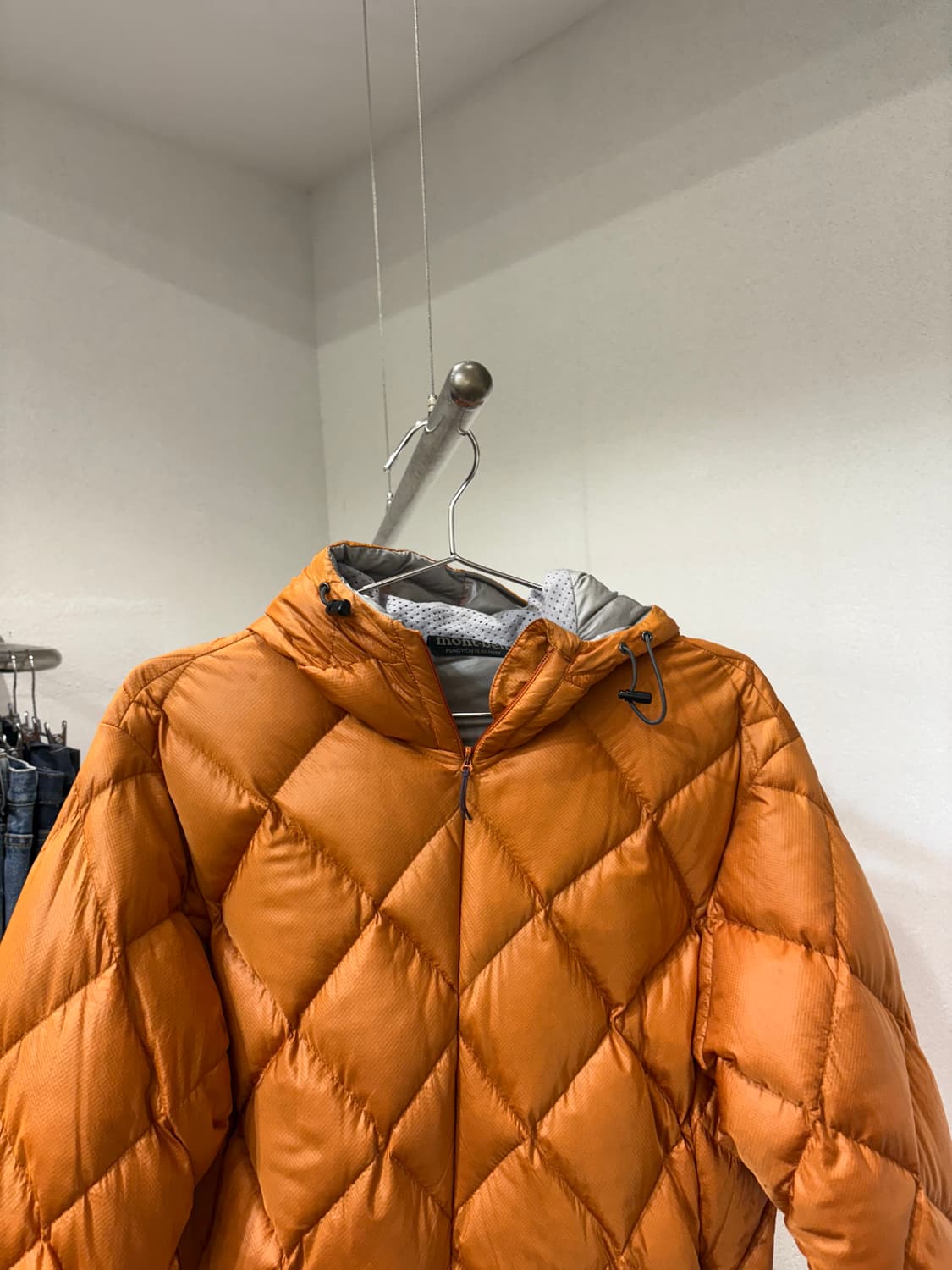 몽벨 다이아몬드 퀄팅 후드패딩 상품이미지2