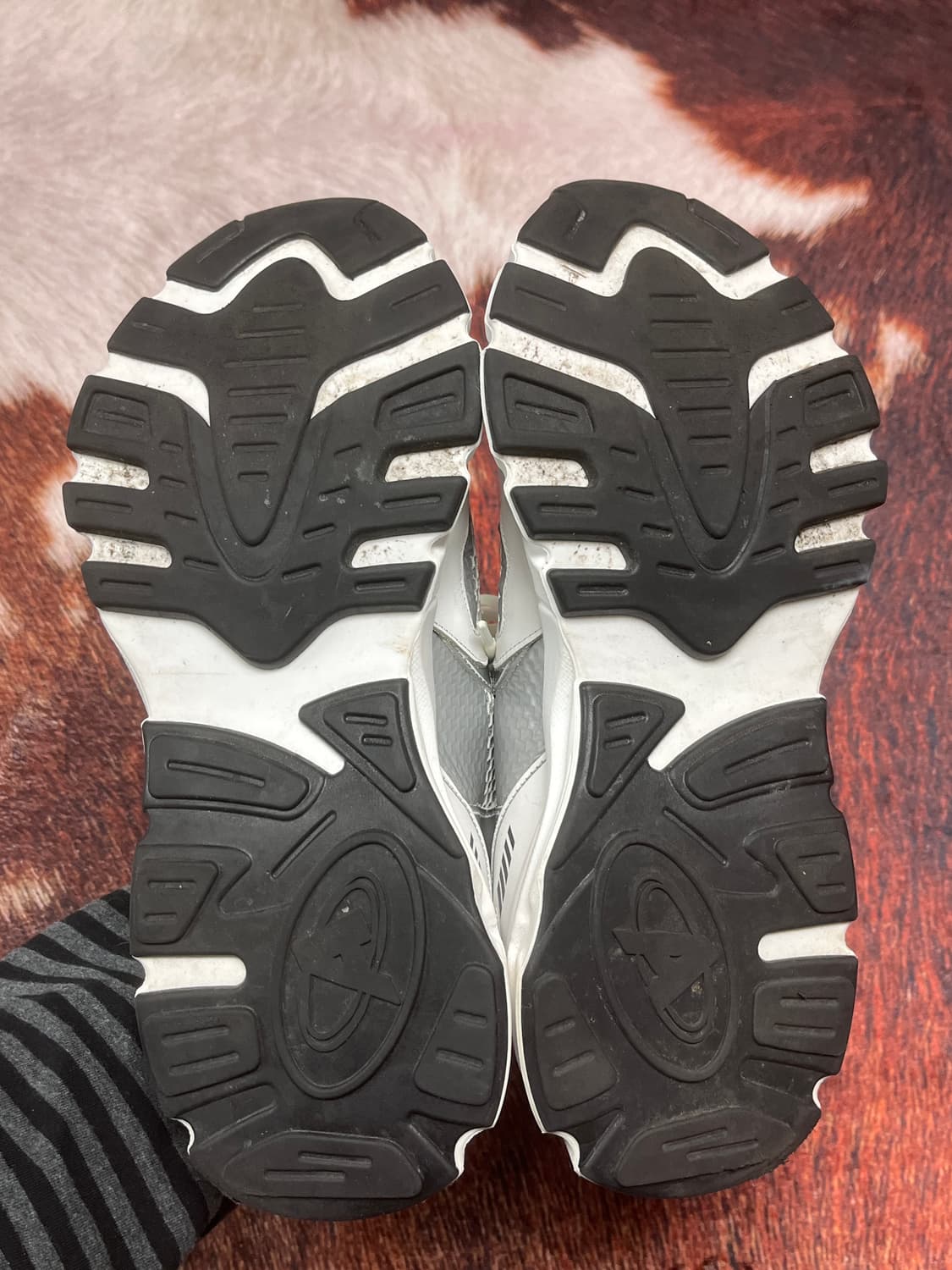 [285] 악셀 아리가토 마라톤 스니커즈 화이트 상품이미지5