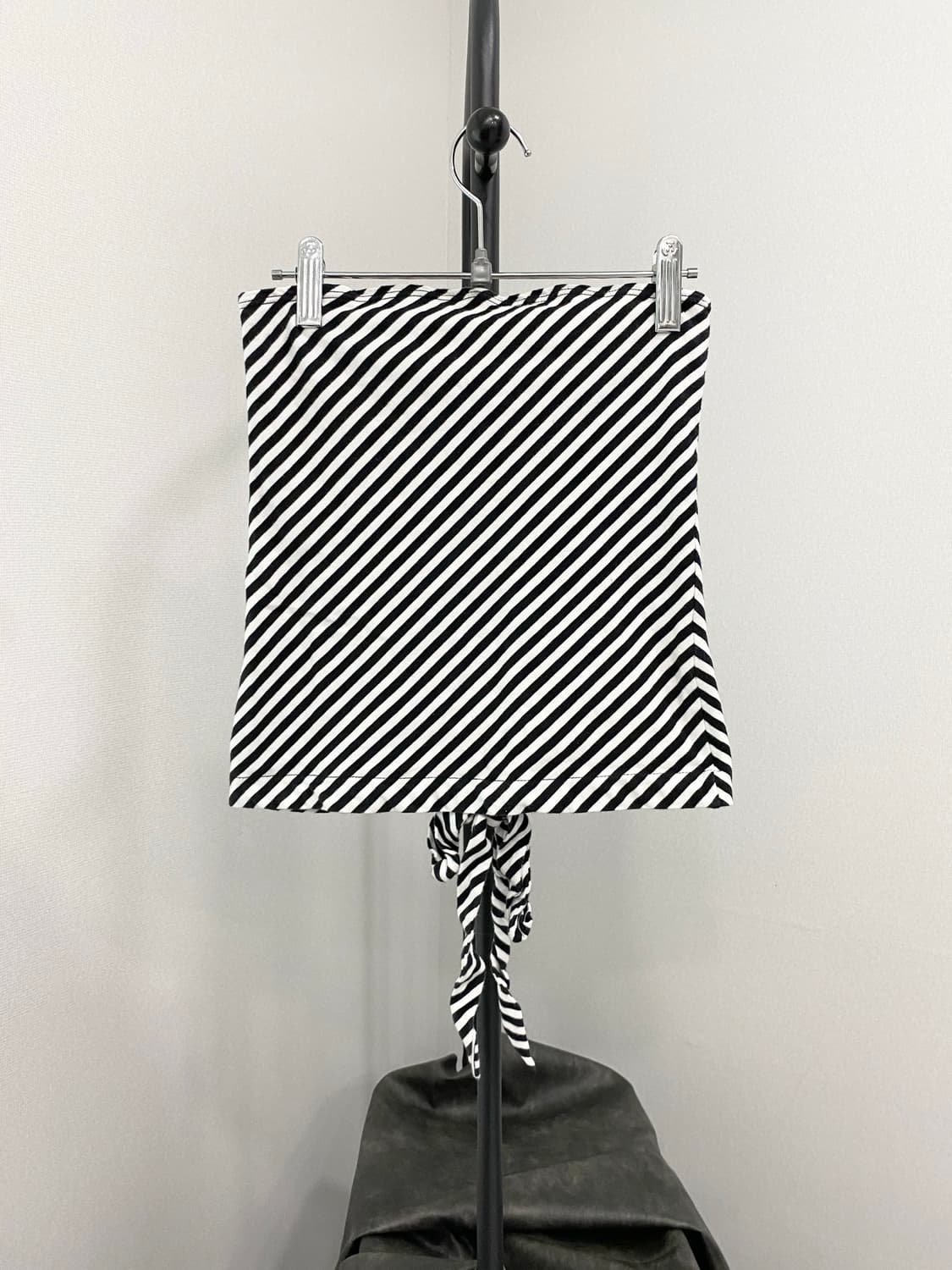 Diagonal Stripe Tied Tube Top 상품이미지4