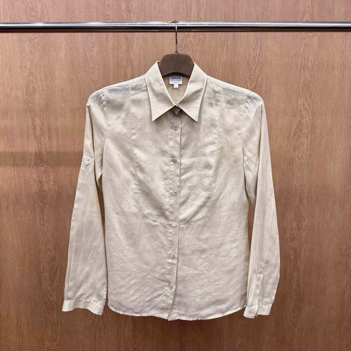 아르마니 익스체인지 라운드 패널 버튼업 셔츠 절개 라인 디테일 베이지 상품이미지2