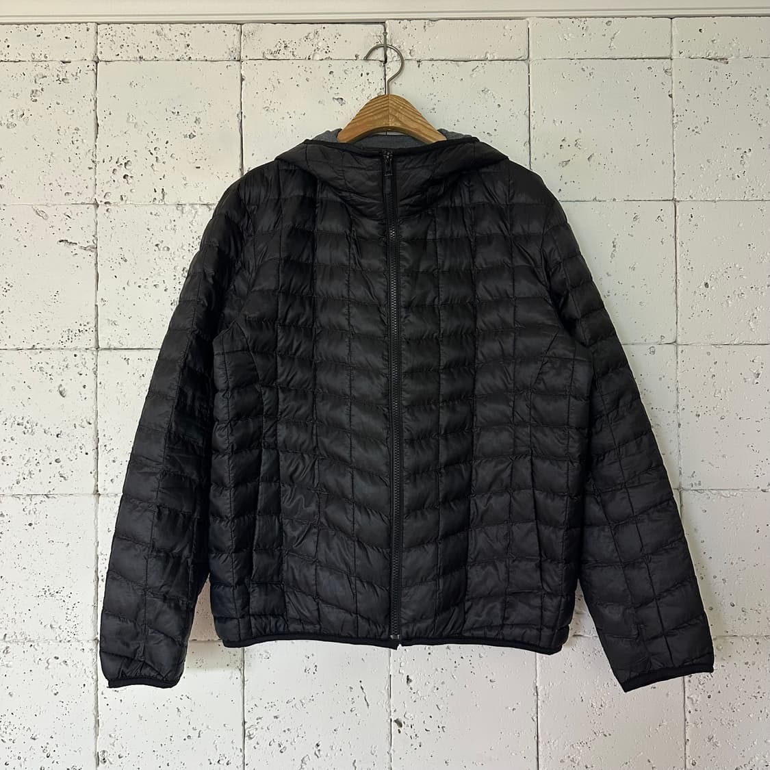 L 유니클로 경량패딩 블랙 상품이미지1