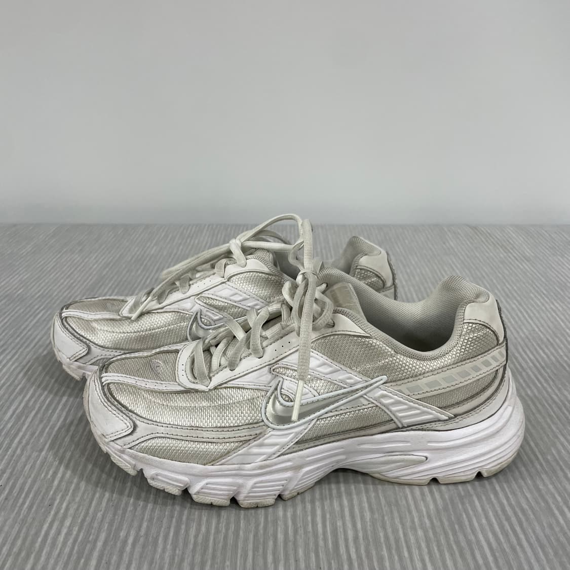 587) 나이키 이니시에이터 운동화 240mm 상품이미지3
