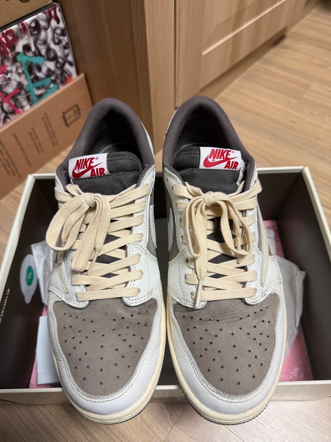 트래비스스캇 조던1 리버스 모카 270 상품이미지1