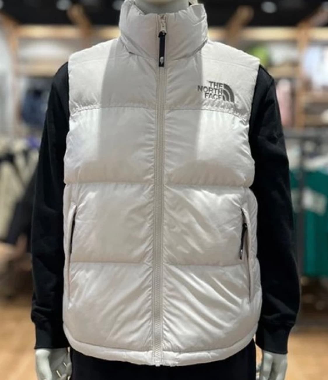 노스페이스 눕시 아이보리 패딩 조끼 팔아요! 상품이미지1