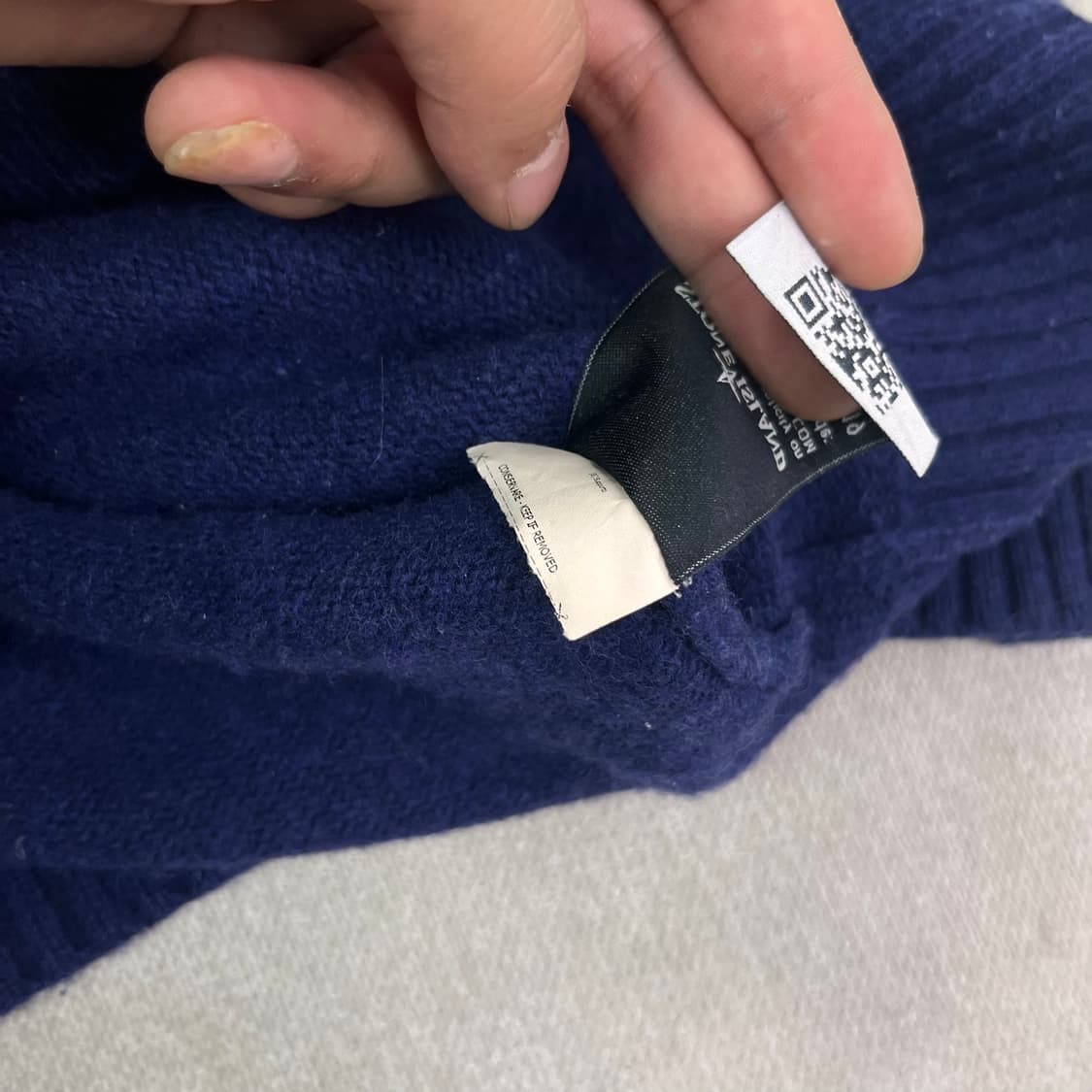 100 스톤아일랜드 버튼 니트 집업 상품이미지9