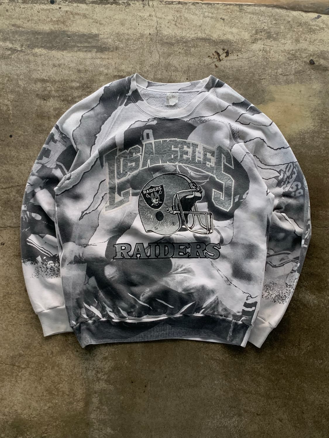 80-90s 로스엔젤레스 레이더스 AOP 스웻셔츠 상품이미지1