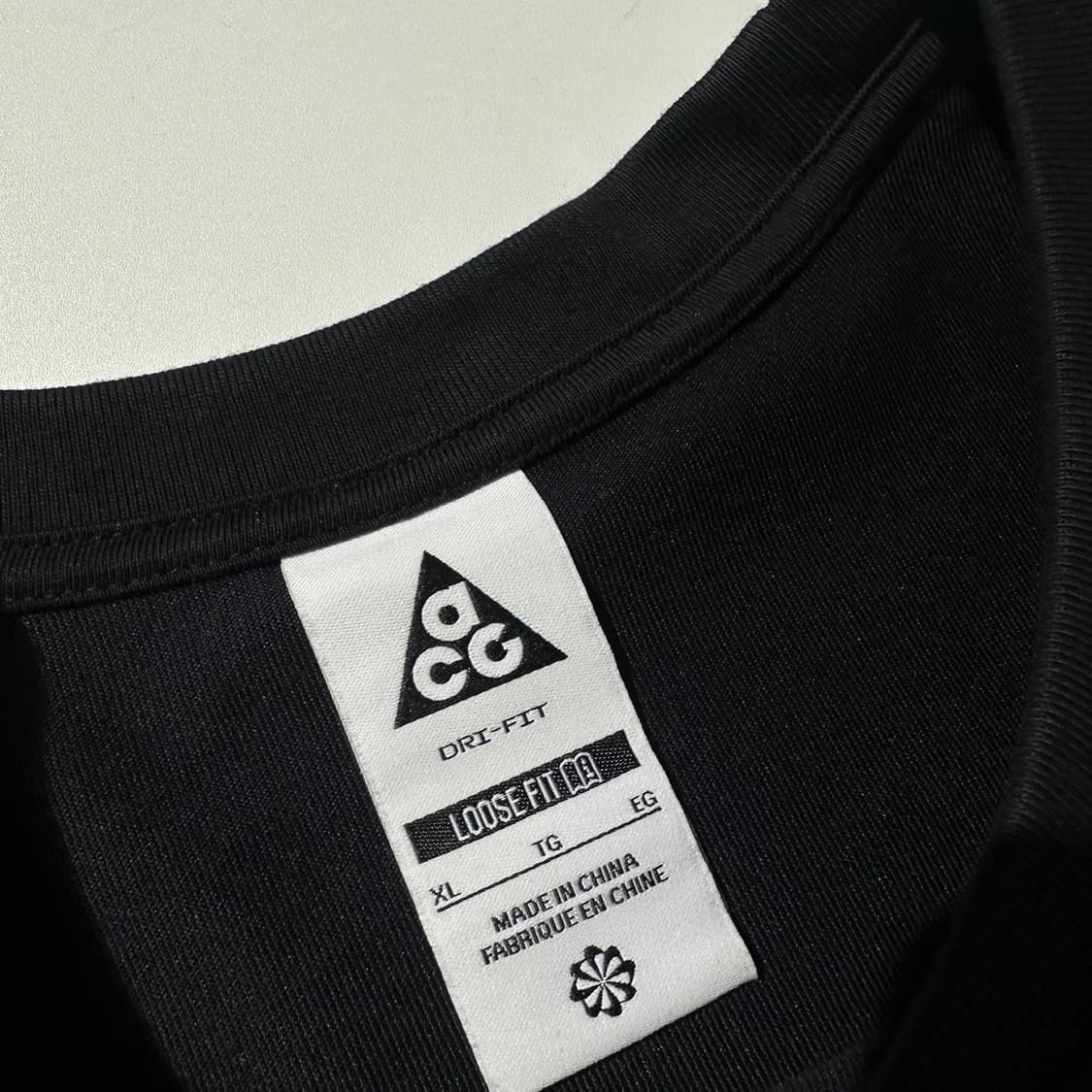 25ss 나이키 ACG 이구아나 반팔 티셔츠 블랙 상품이미지5