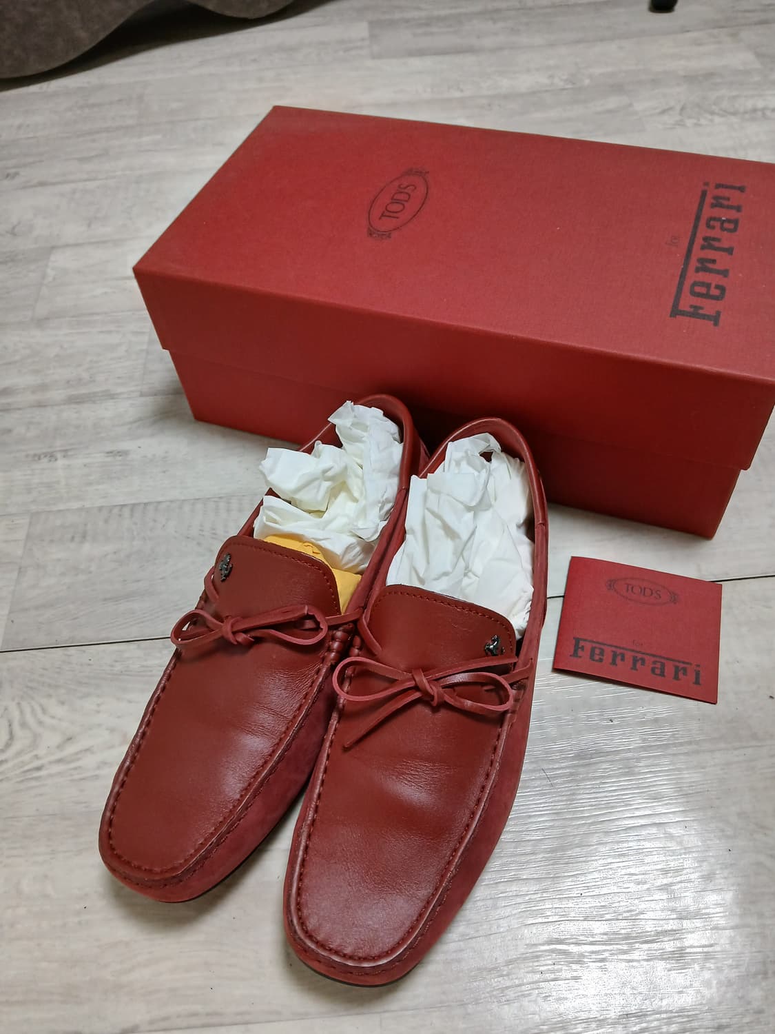 토즈 × 페라리 콜라보 상품이미지3