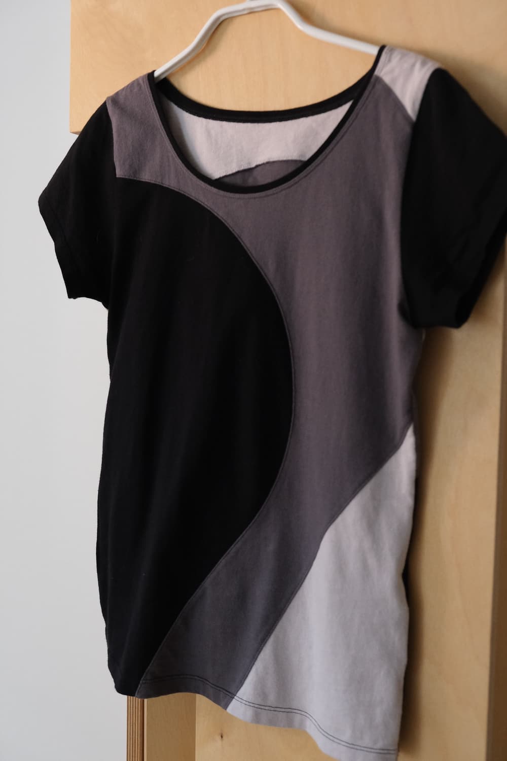ISSEY MIYAKE Curved Panel Top 상품이미지4