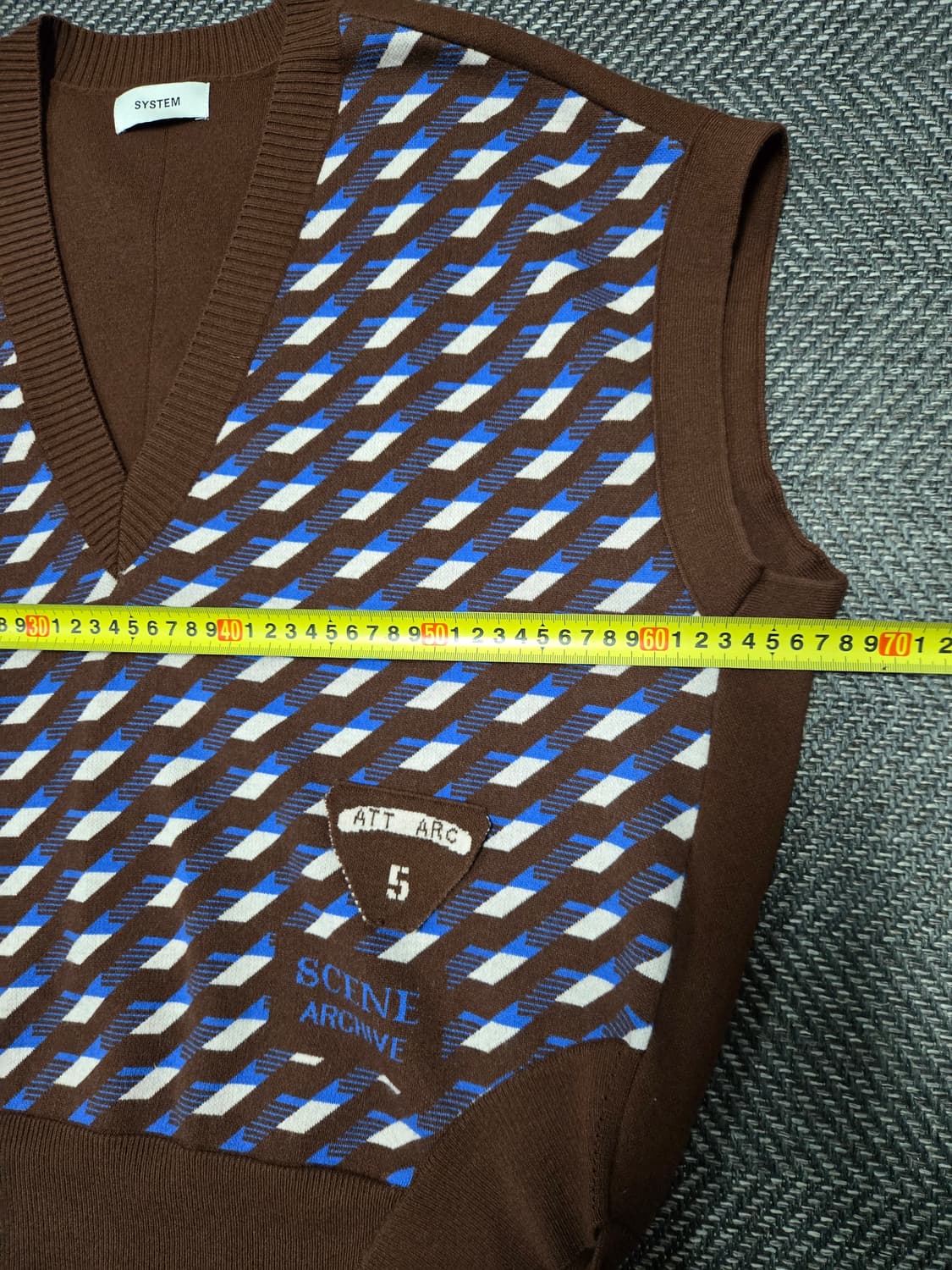 한섬 시스템 22ssSYSTEM 브랜드의 브라운 컬러 패턴 니트 베스트 상품이미지7