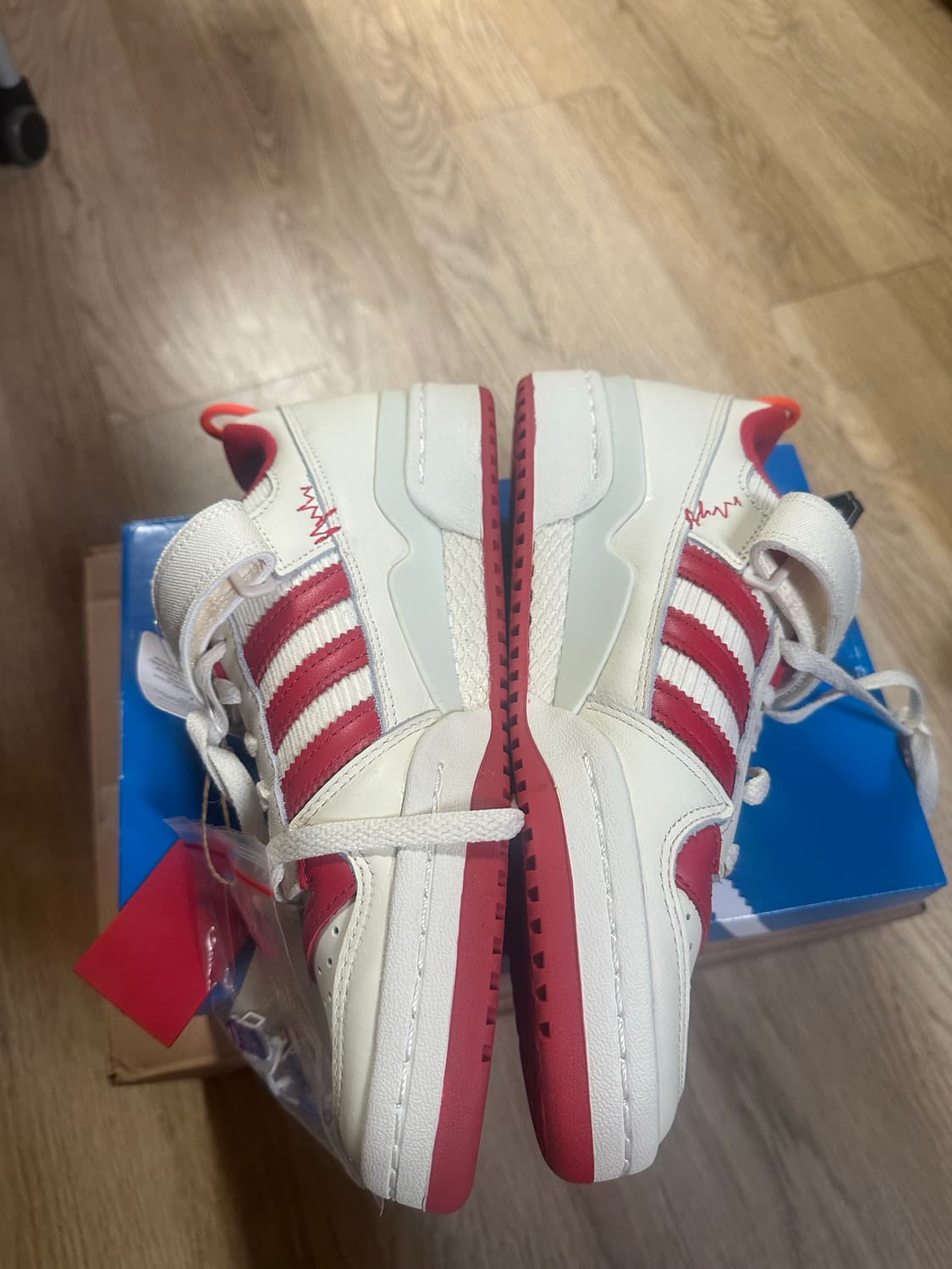 아디다스 포럼 로우 나홀로집에 240 상품이미지3