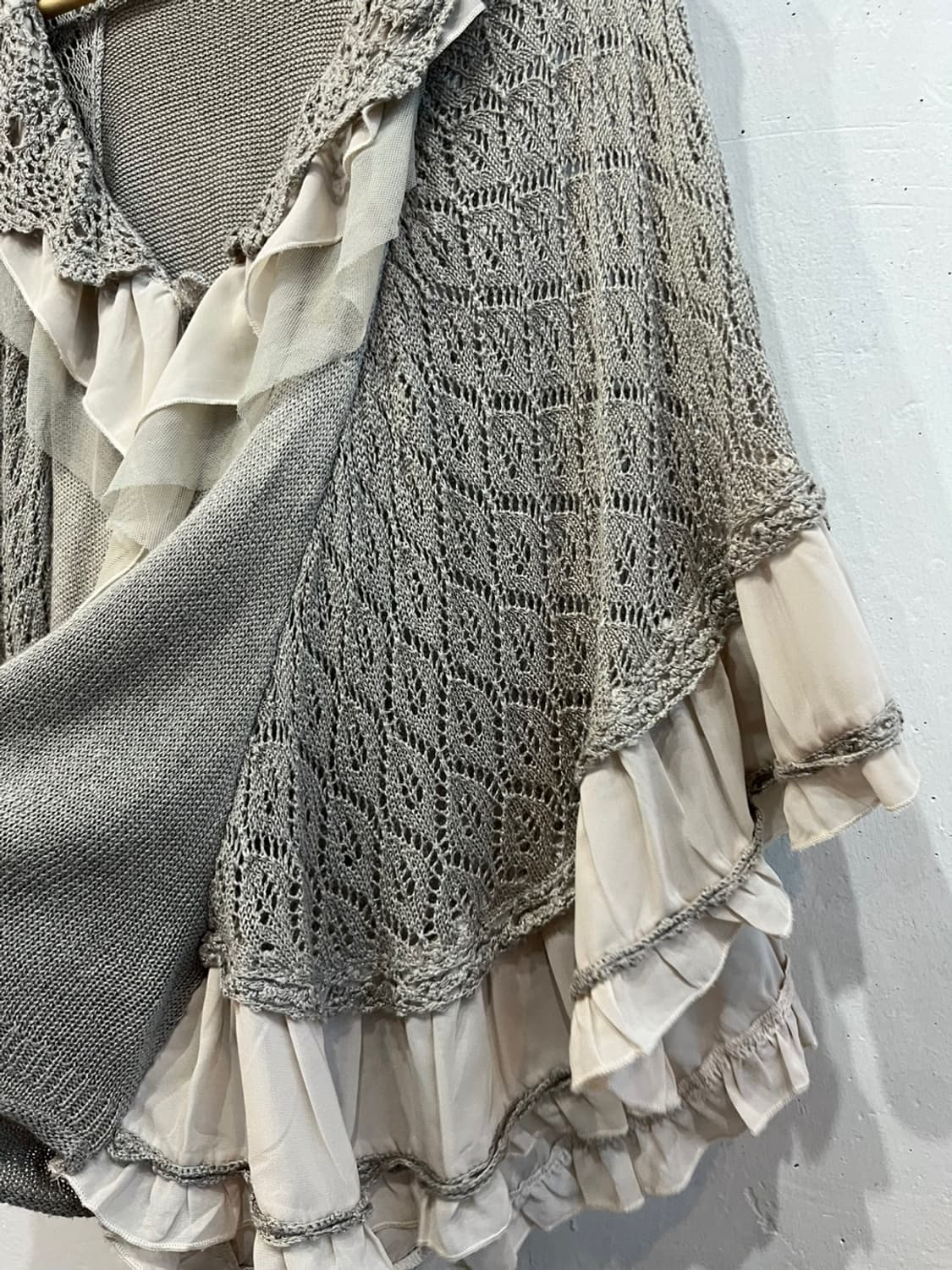 액시즈팜 크로쉐 프릴 케이프 가디건  상품이미지5