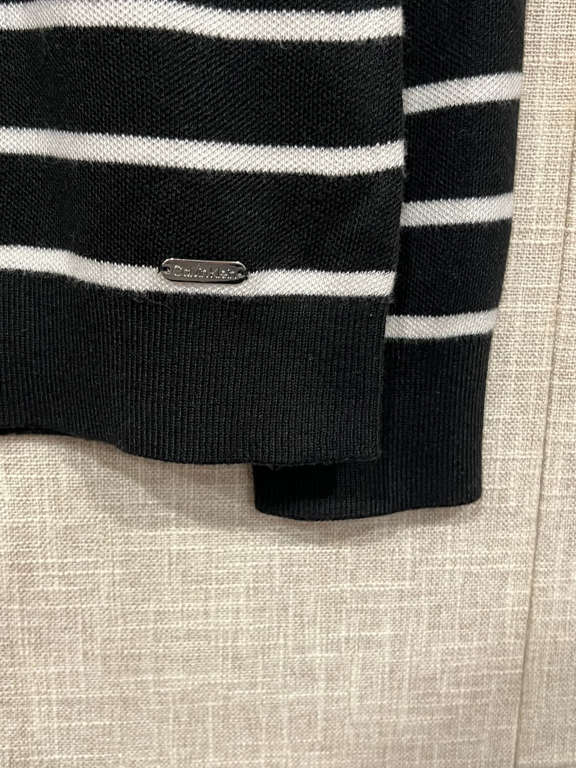 캘빈클라인 하이넥 단추 단가라 니트 S 블랙 상품이미지3