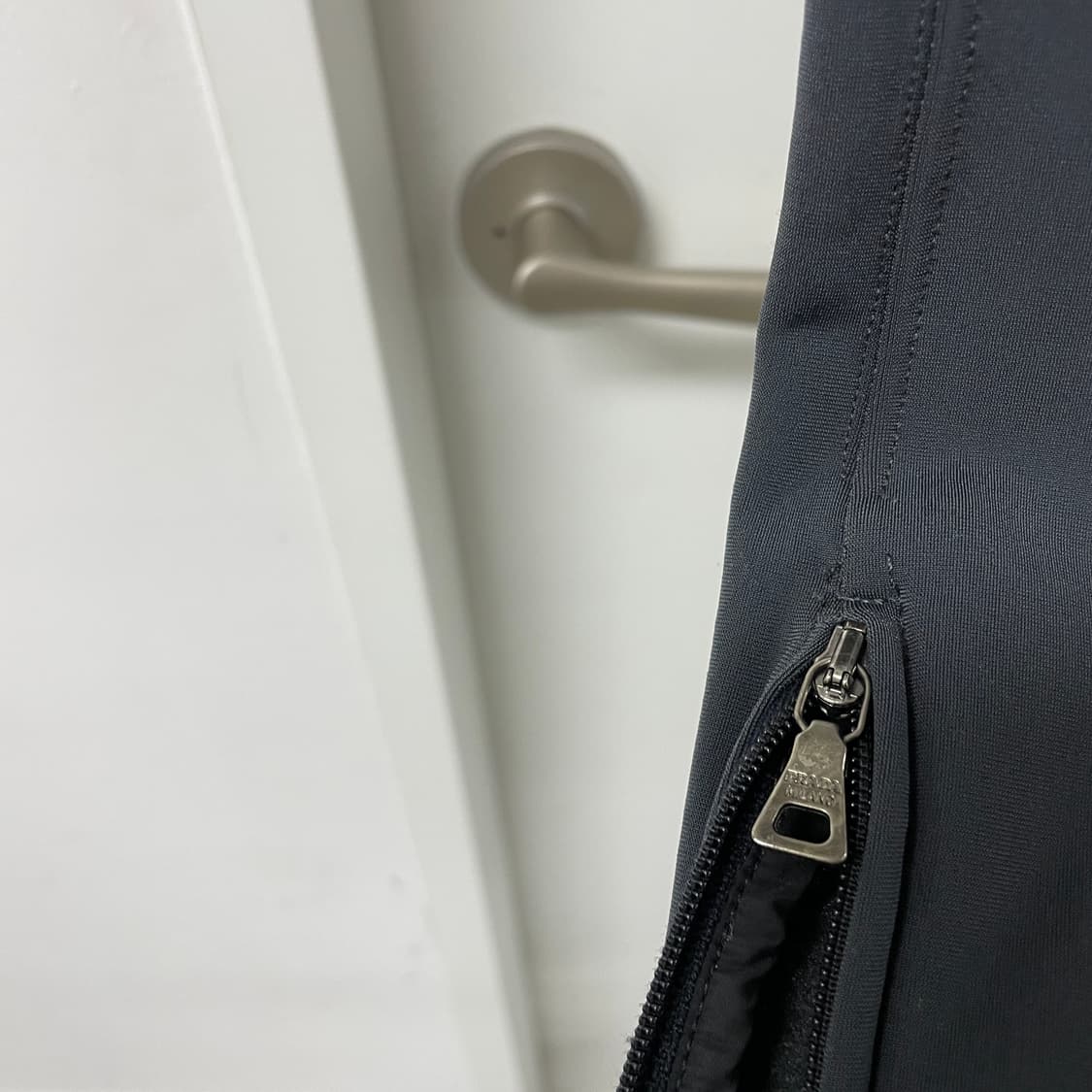 프라다 스포츠 기모 팬츠 S 상품이미지5