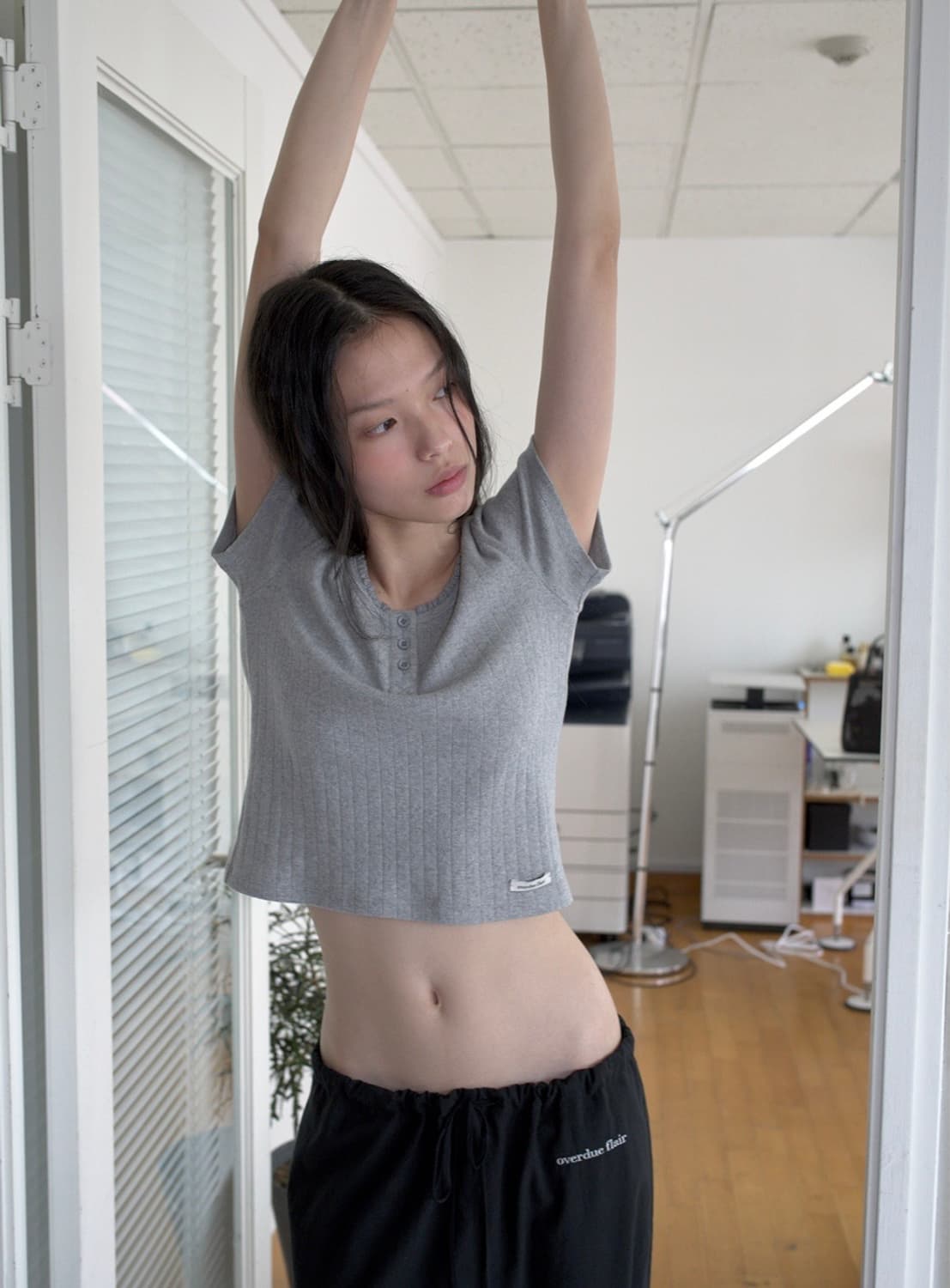 오버듀플레어 BUTTON EYELET T-SHIRT 상품이미지2