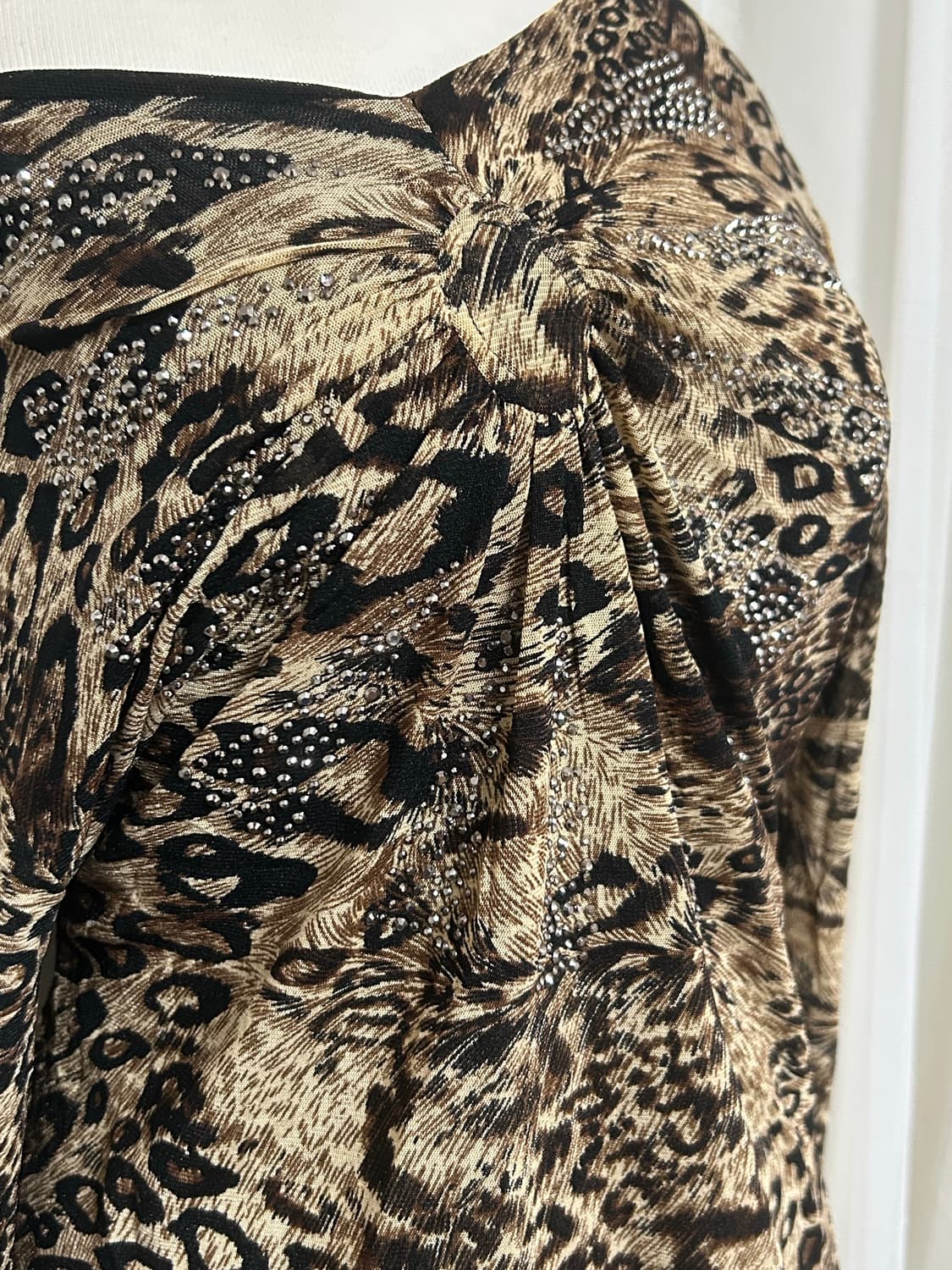 레오파드 큐빅 셔링 오네갸루 탑 롱슬리브 상품이미지2