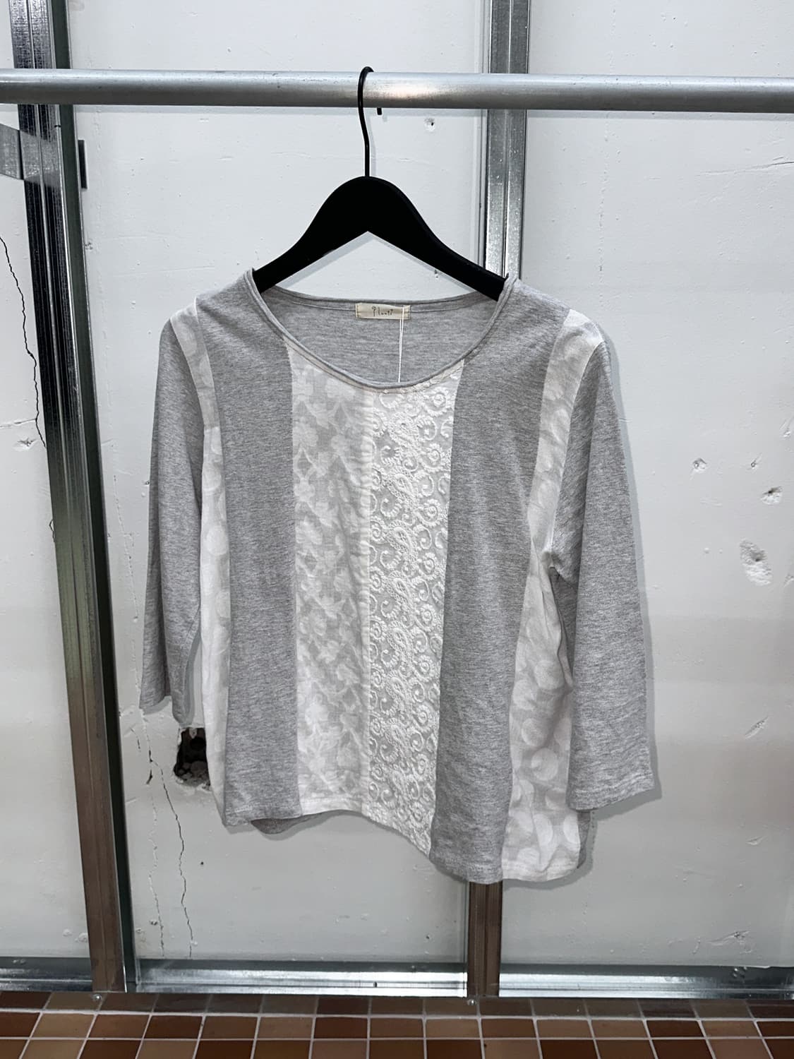 mix lace pannel top 상품이미지1
