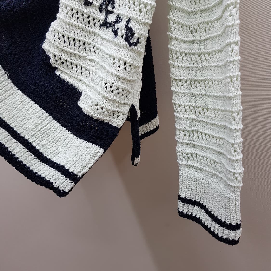 한섬 마인 2022 아트워크 브이넥 가디건 F사이즈 상품이미지4