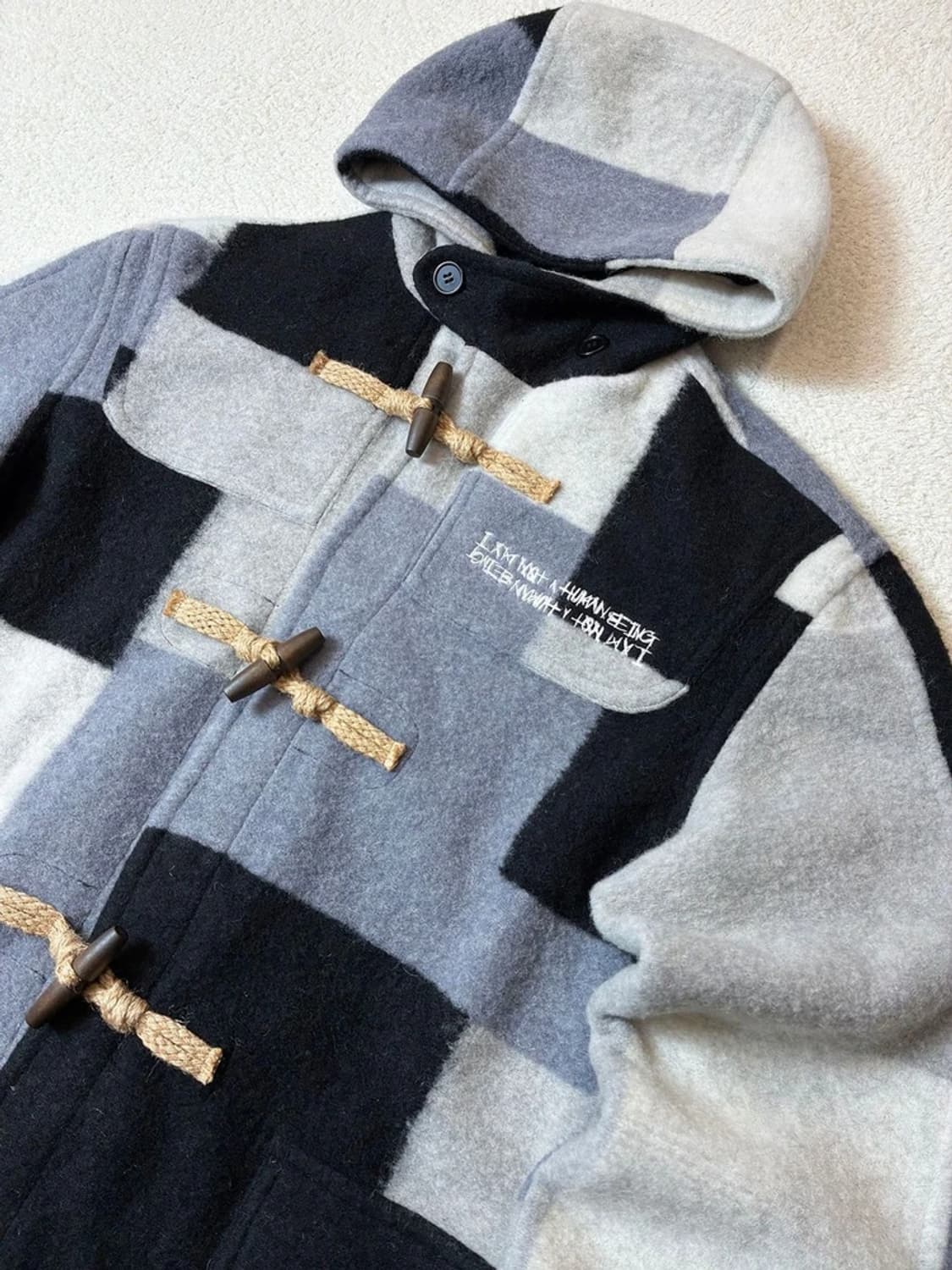 아이앰낫휴먼비잉 17FW 패치 워크 더플 코트 PN6940 상품이미지3