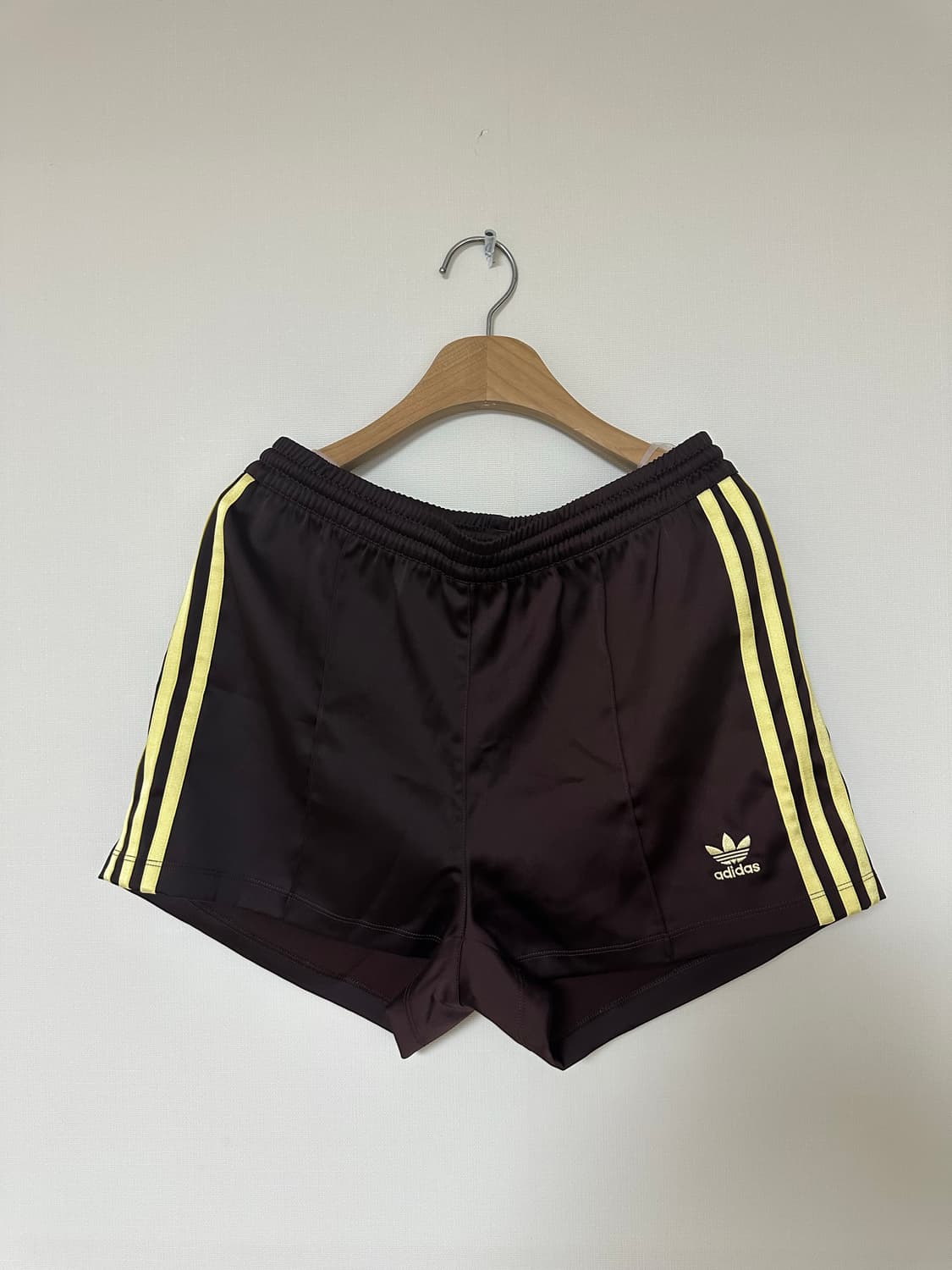 (W) 아디다스 삼선 사틴 쇼츠 쉐도우 브라운 상품이미지1