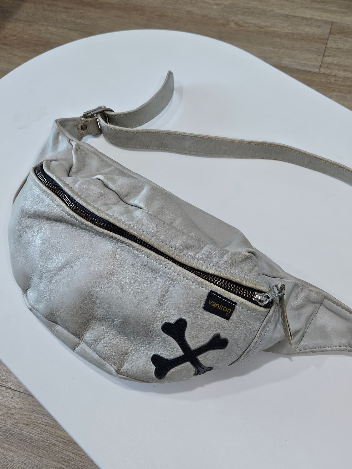 밴슨 가죽 슬링백 상품이미지3