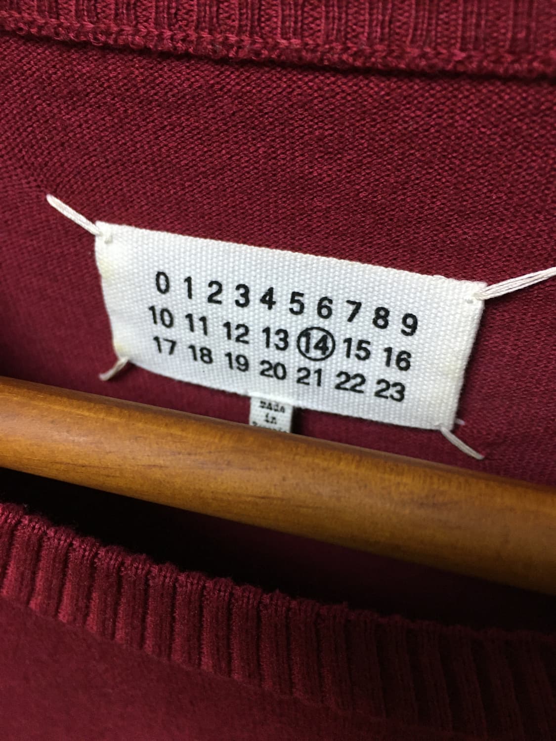 마르지엘라 엘보우 패치 버건디 니트 상품이미지4