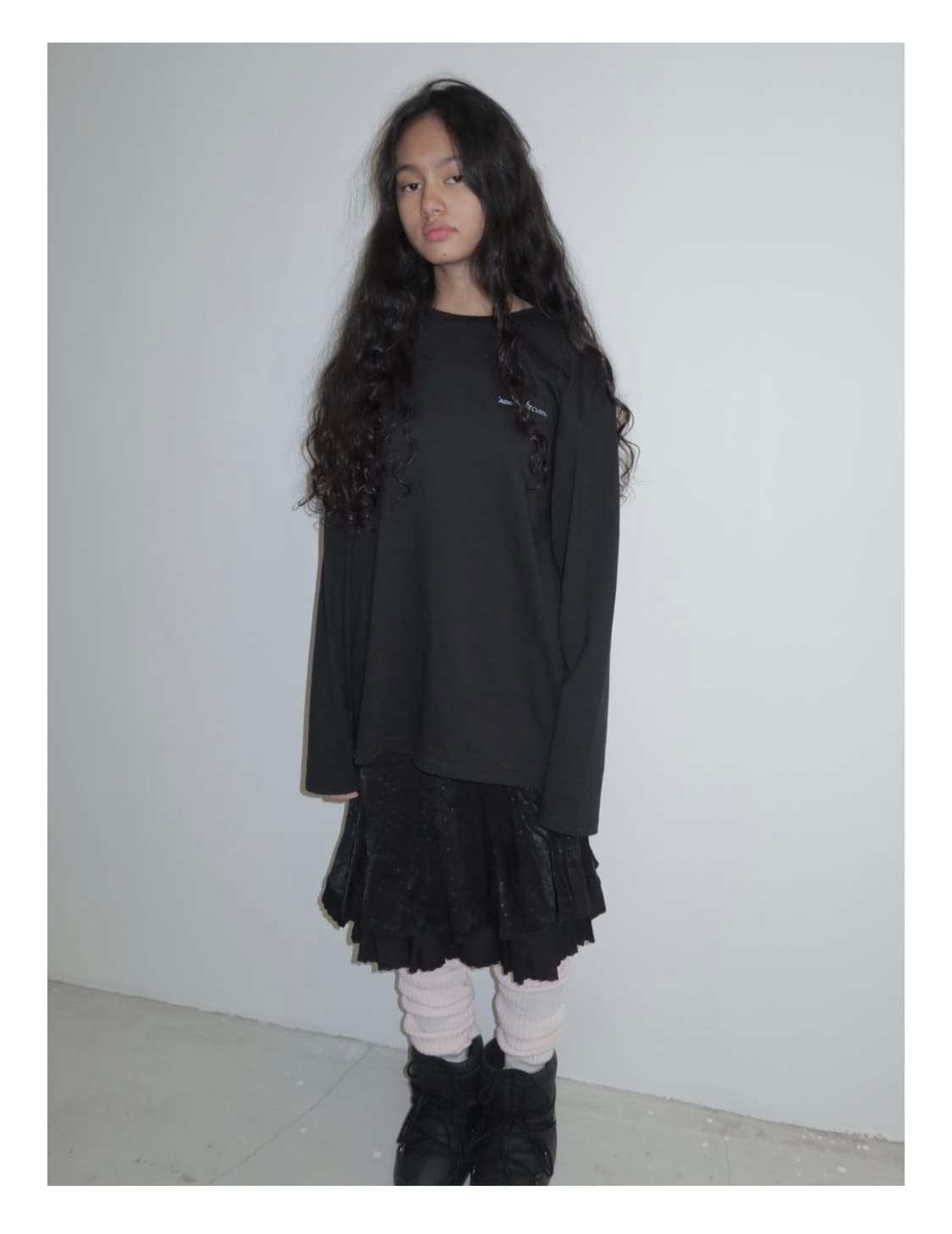 어텐즈 롱 슬리브 티 상품이미지1