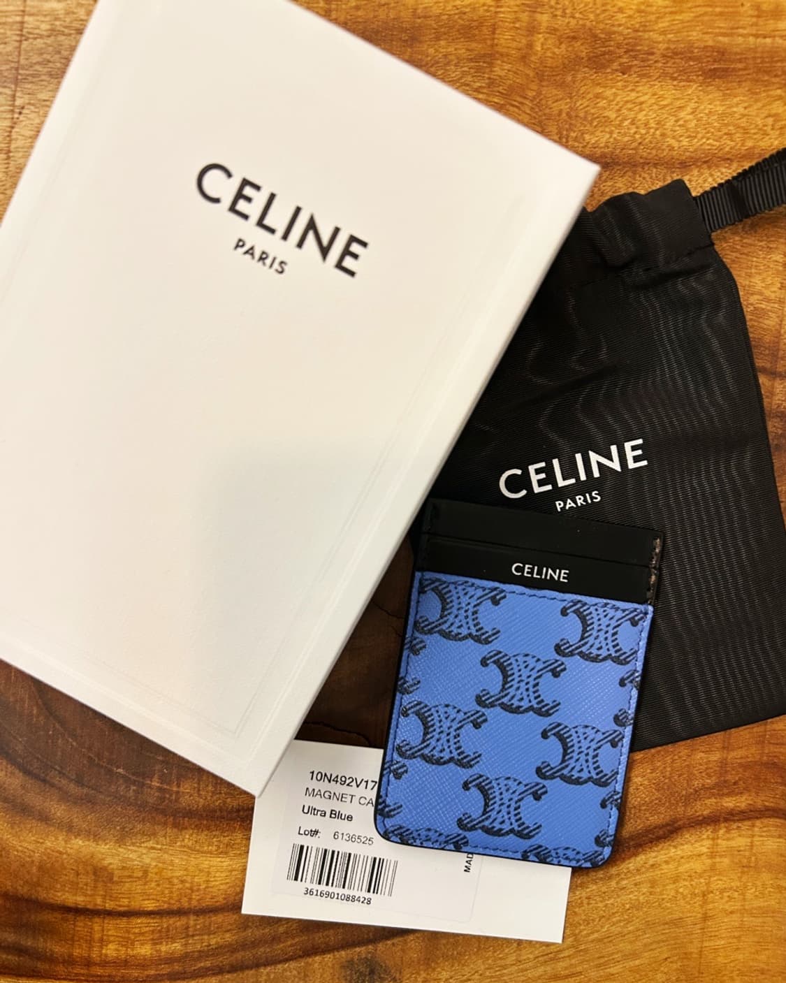 셀린느 마그넷 카드지갑 맥세이프 울트라 블루 10N492V17 07QI 상품이미지1