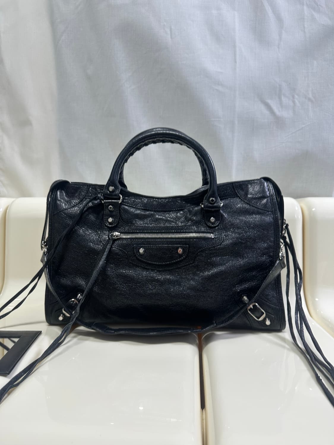 [A 정품] 발렌시아가 시티 모터백 미디움 블랙 상품이미지8