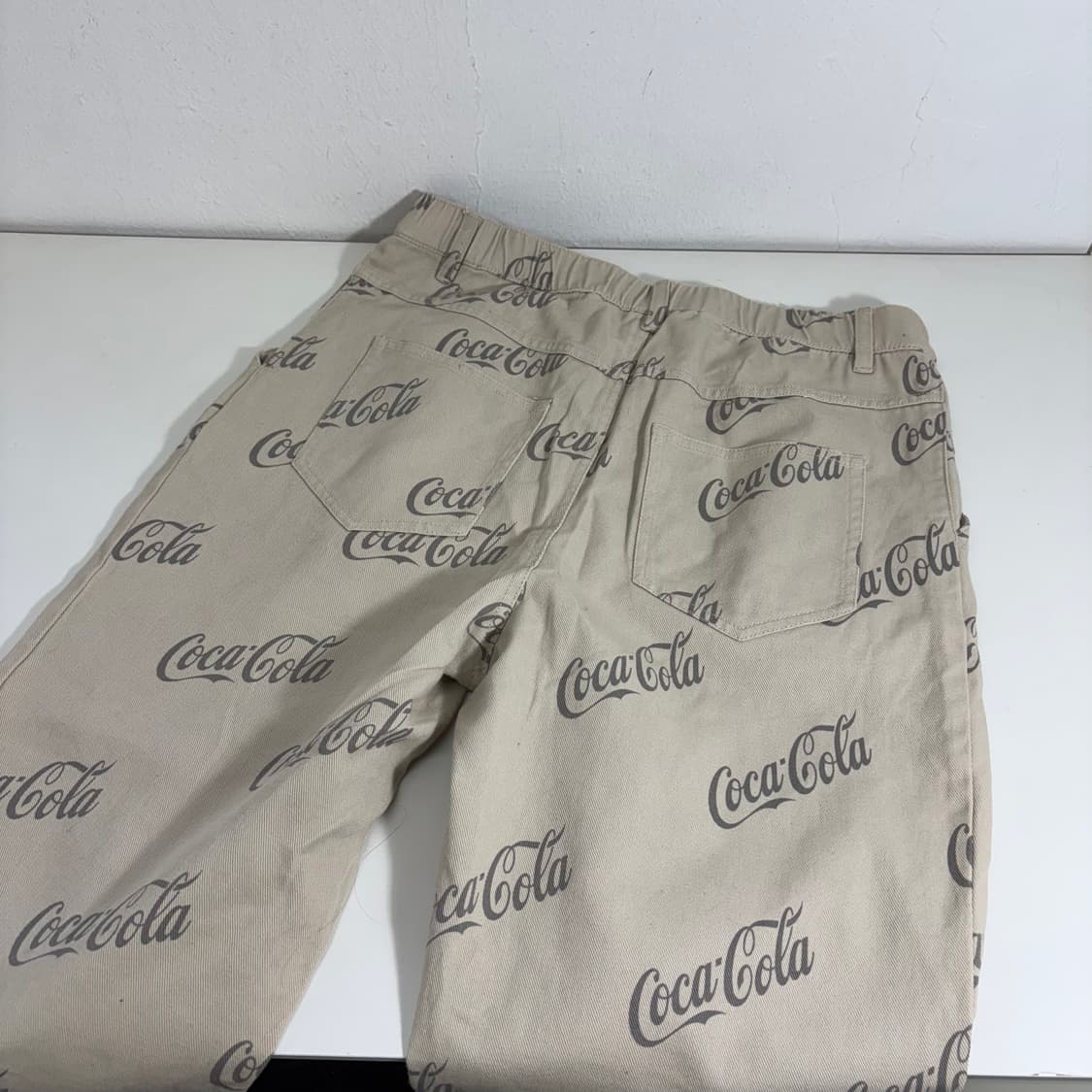 M H&M 라이트베이지 테이퍼드핏 원턱 코카콜라 치노팬츠 상품이미지4