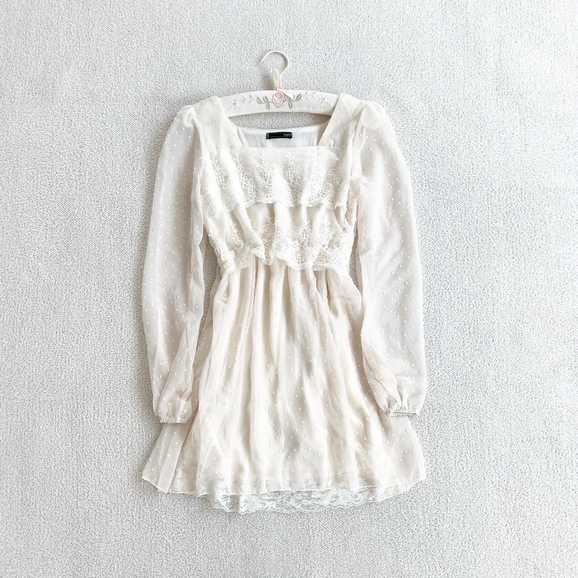 크림아이보리 ♥ 도트 레이스 여리핏 원피스 상품이미지1