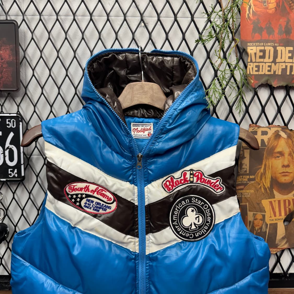 MODIFIED 모디파이드 후드 패딩 베스트 패치워크 디테일 블루 상품이미지3