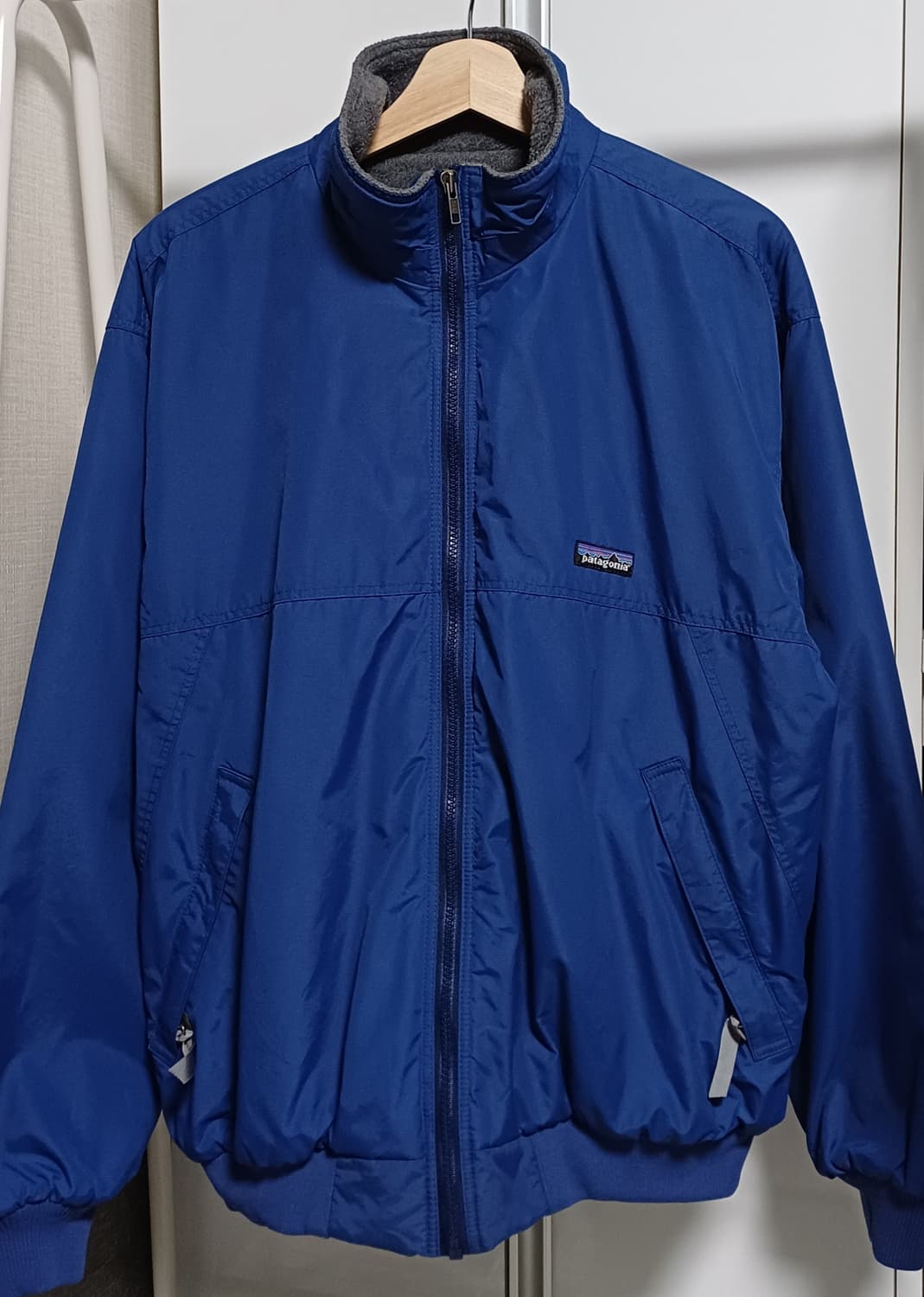 🇺🇸 [M] 파타고니아 쉘드 신칠라 봄버 자켓 - 블루 / 네온 상품이미지1