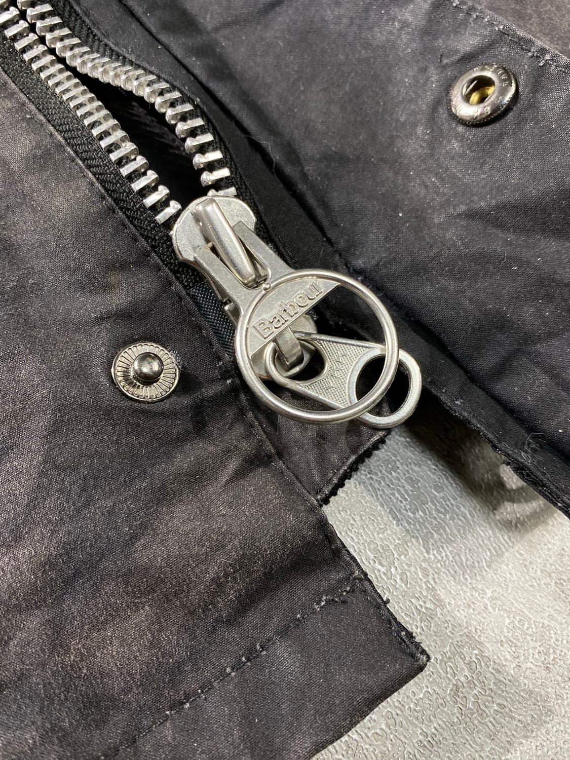 [S] Barbour 바버 인터내셔널 빈티지 페이딩 왁스자켓 상품이미지6