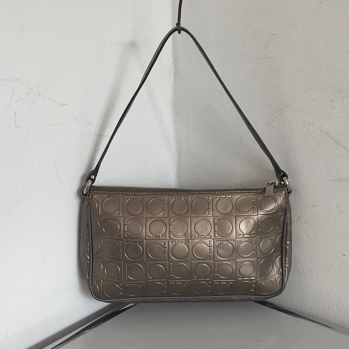 Salvatore Ferragamo vintage mini bag  상품이미지3