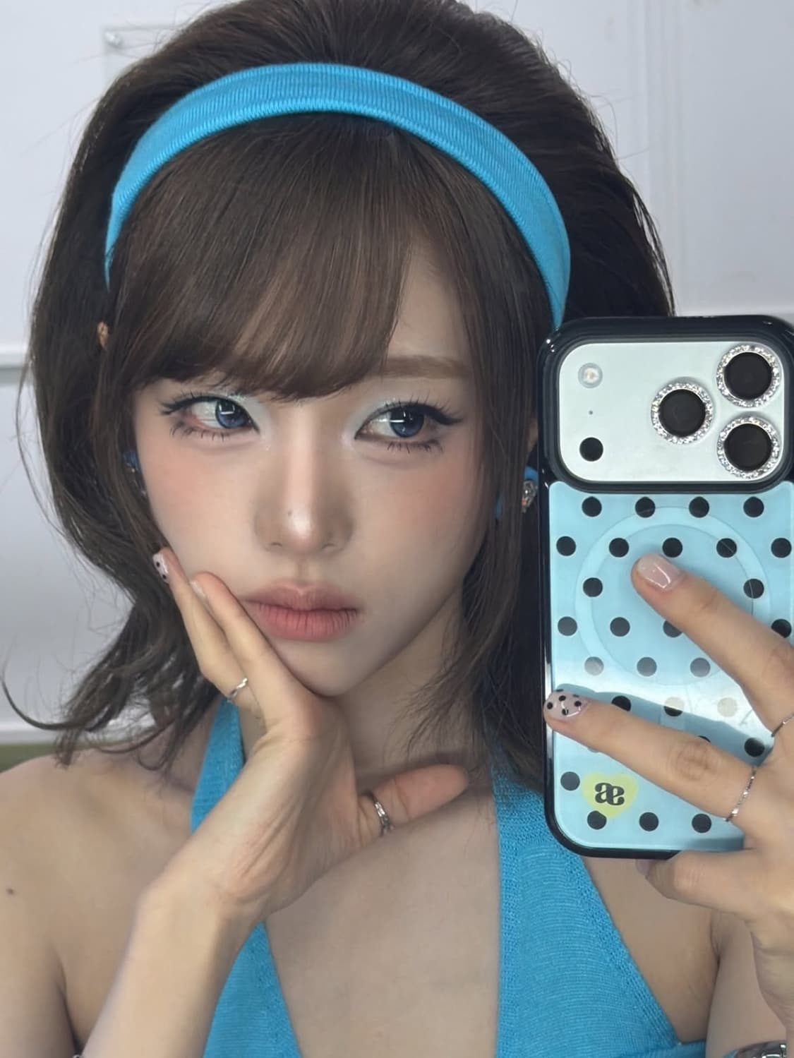 (예나 착용) 민트 도트 에폭시 케이스 - 아이폰14 상품이미지2